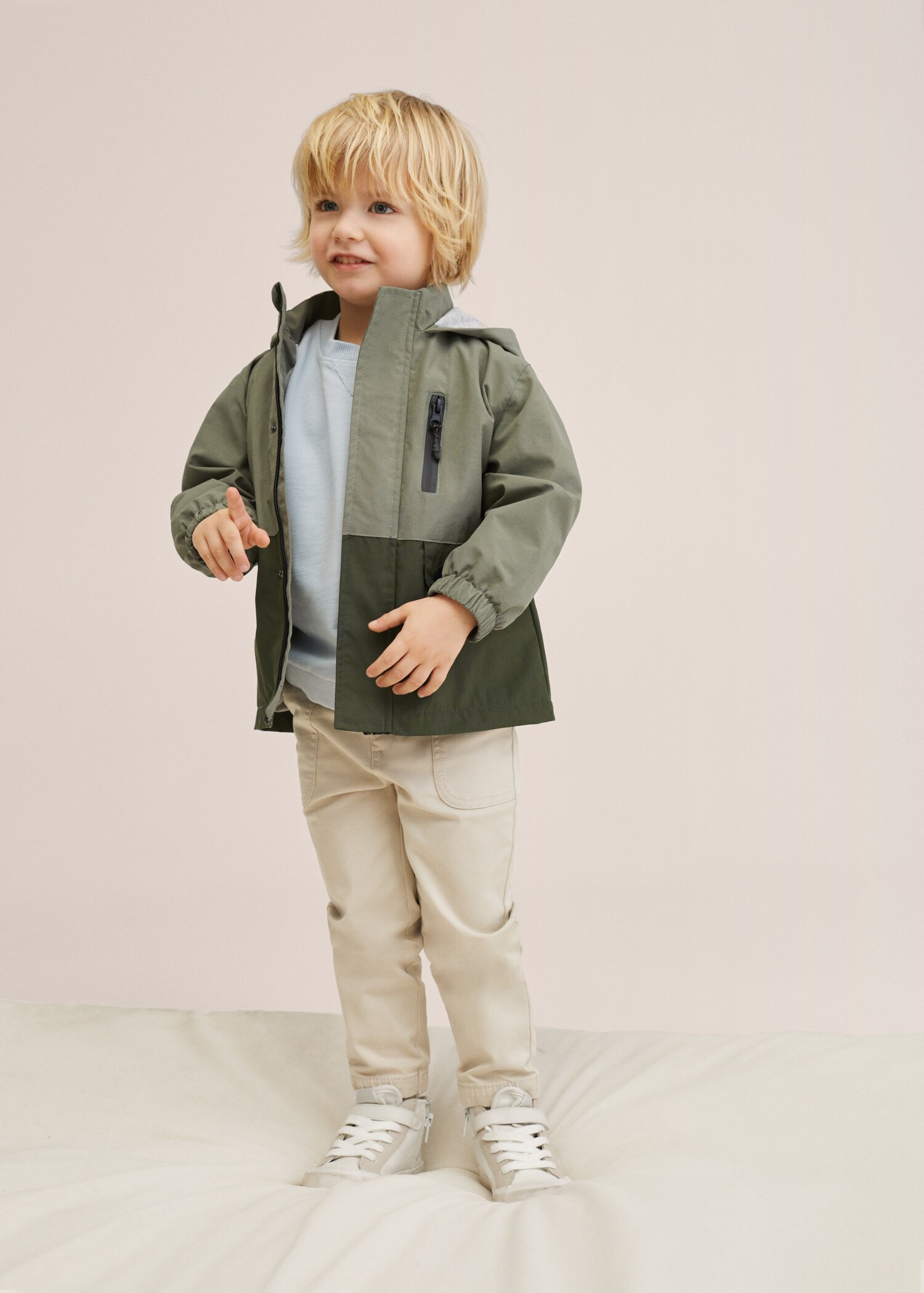 Two-tone hooded jacket - General plane