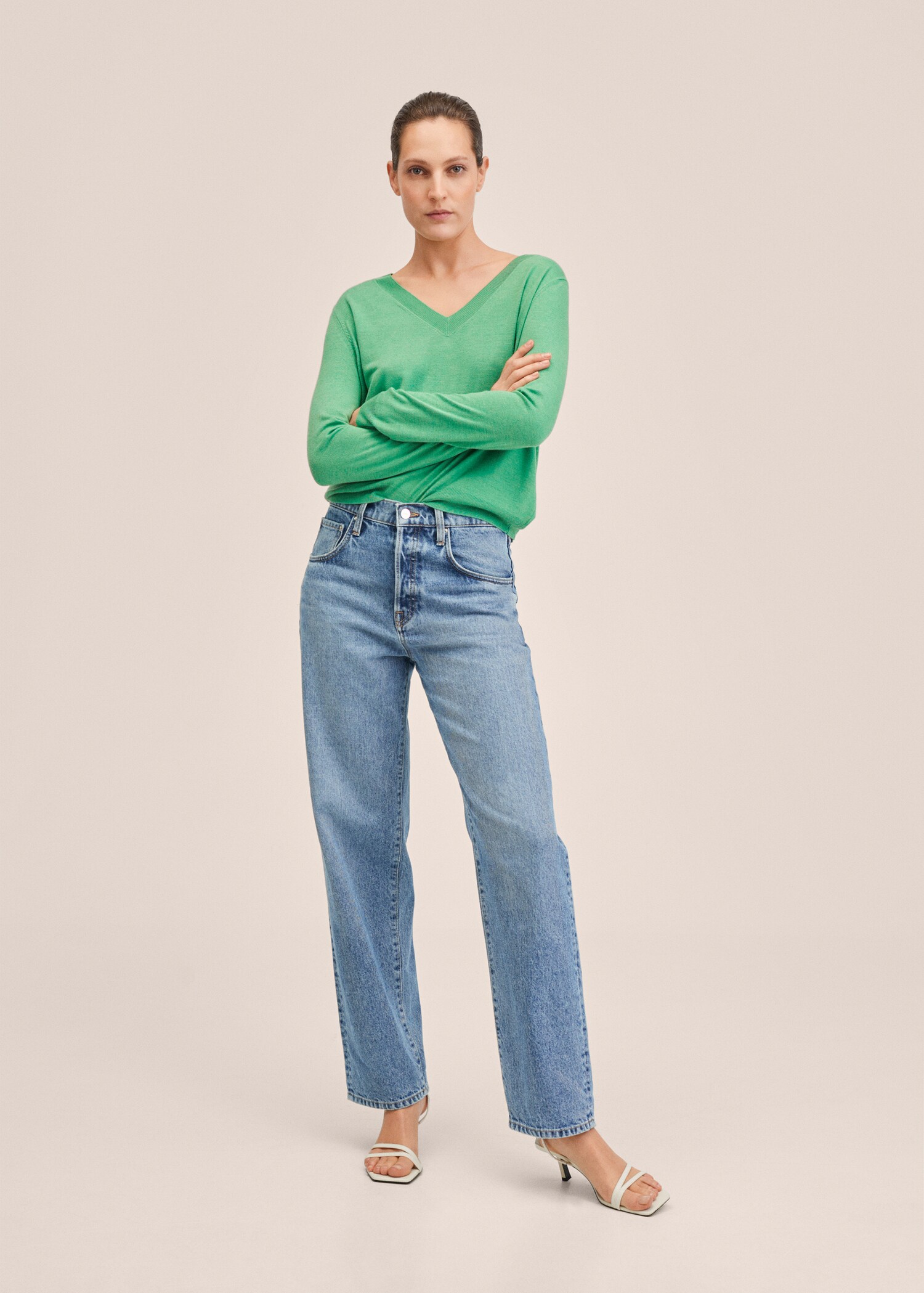V-neck knit sweater - General plane