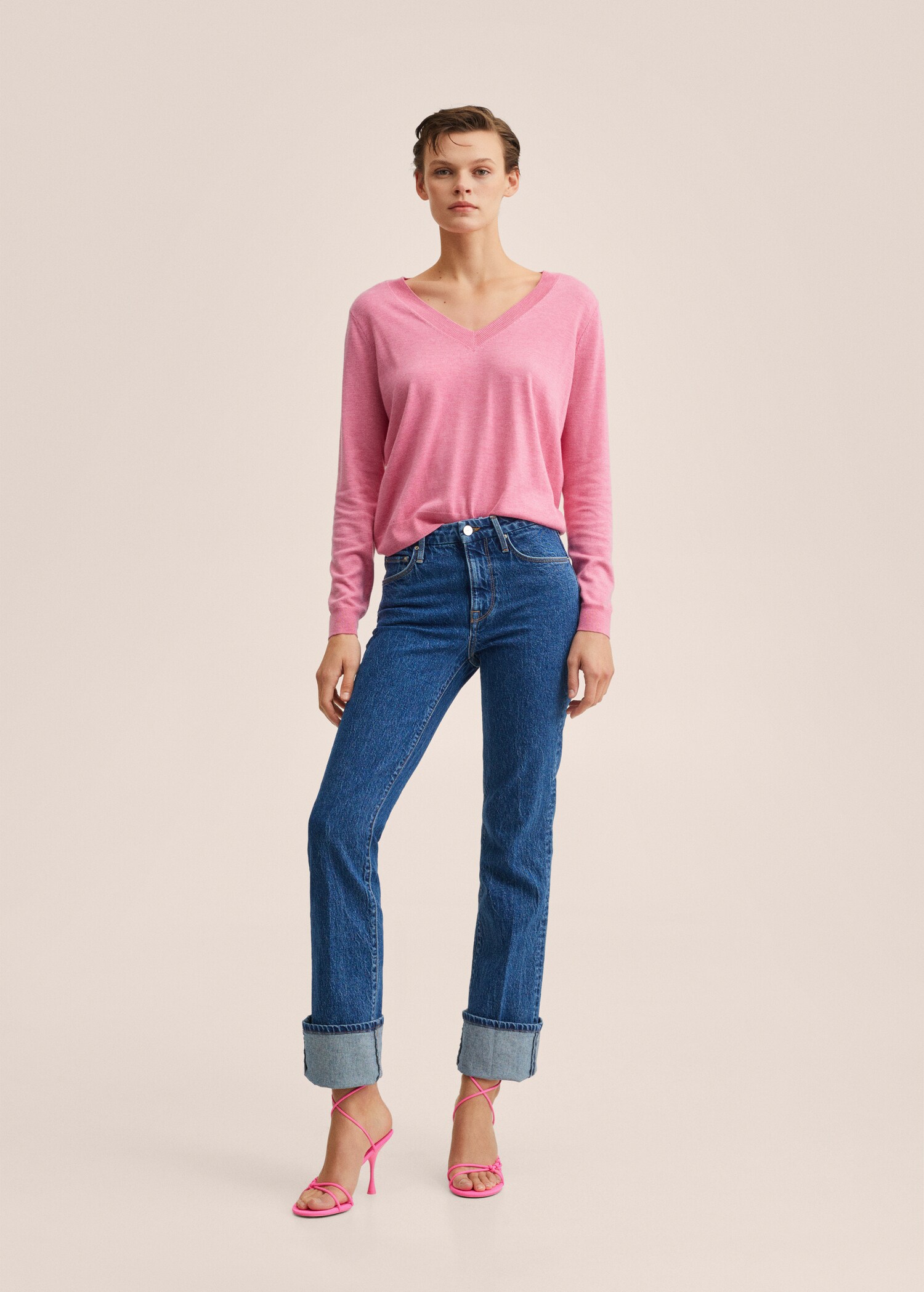 V-neck knit sweater - General plane