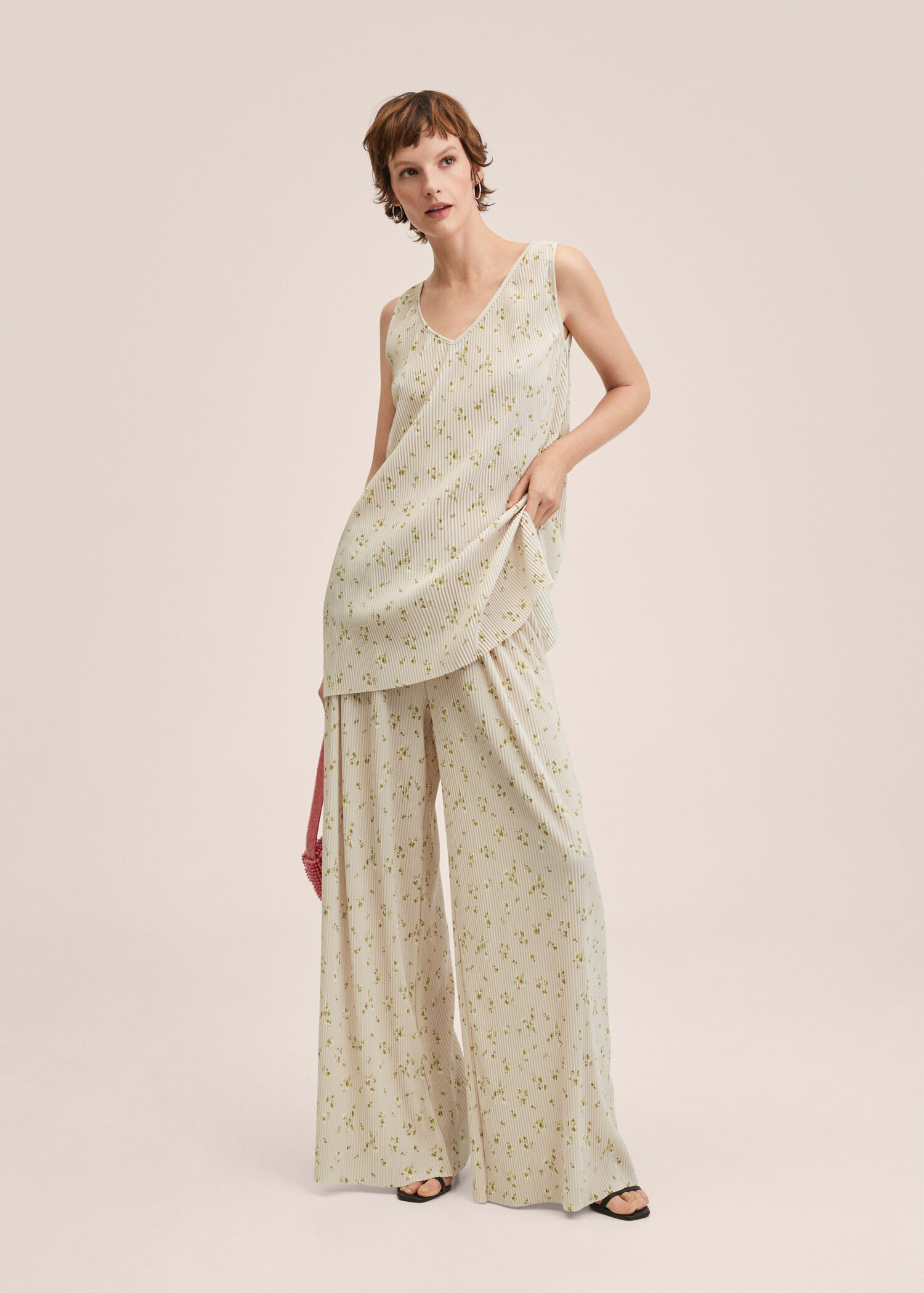 Pleated floral trousers - General plane