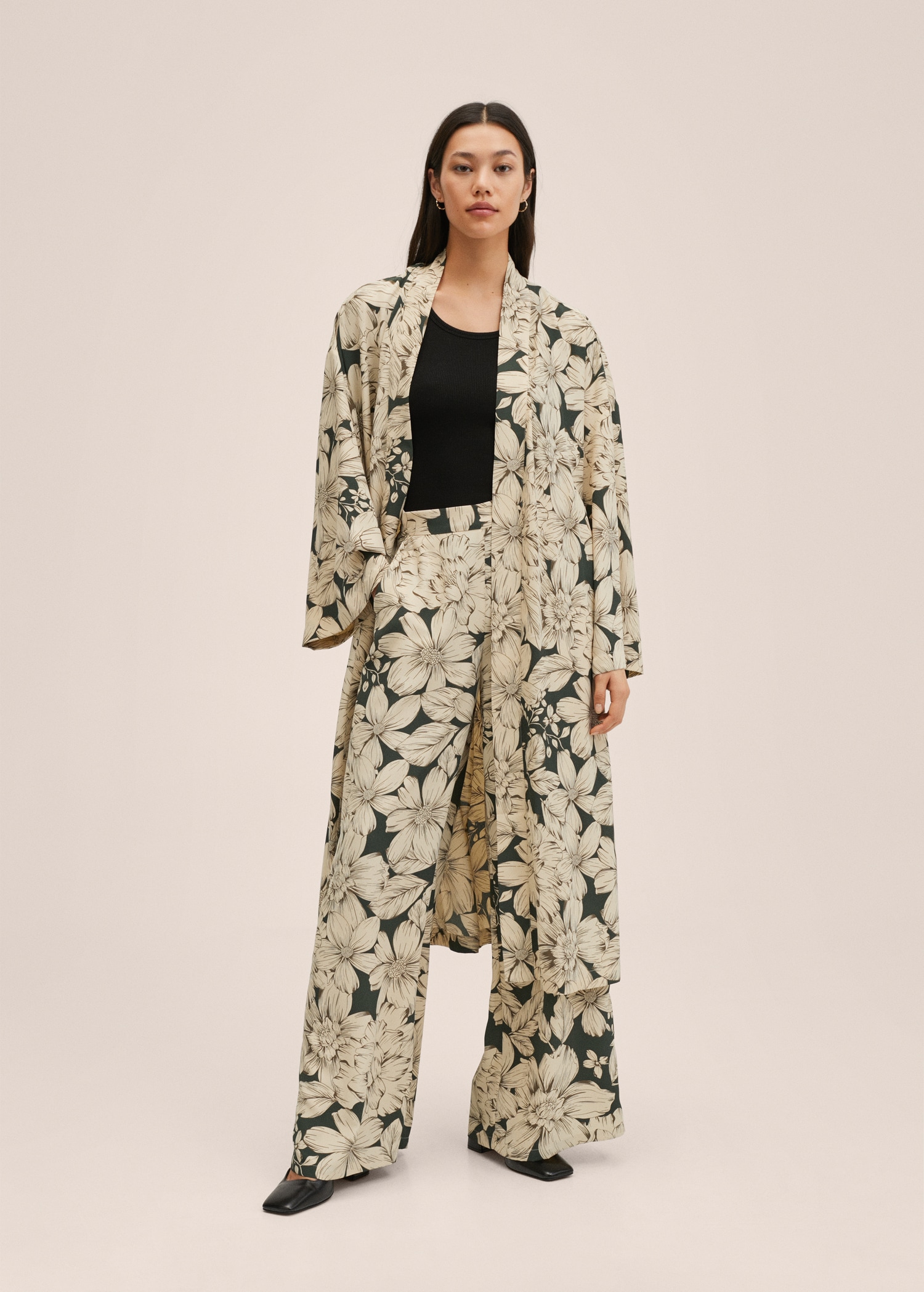 Caftán estampado floral - Plano general