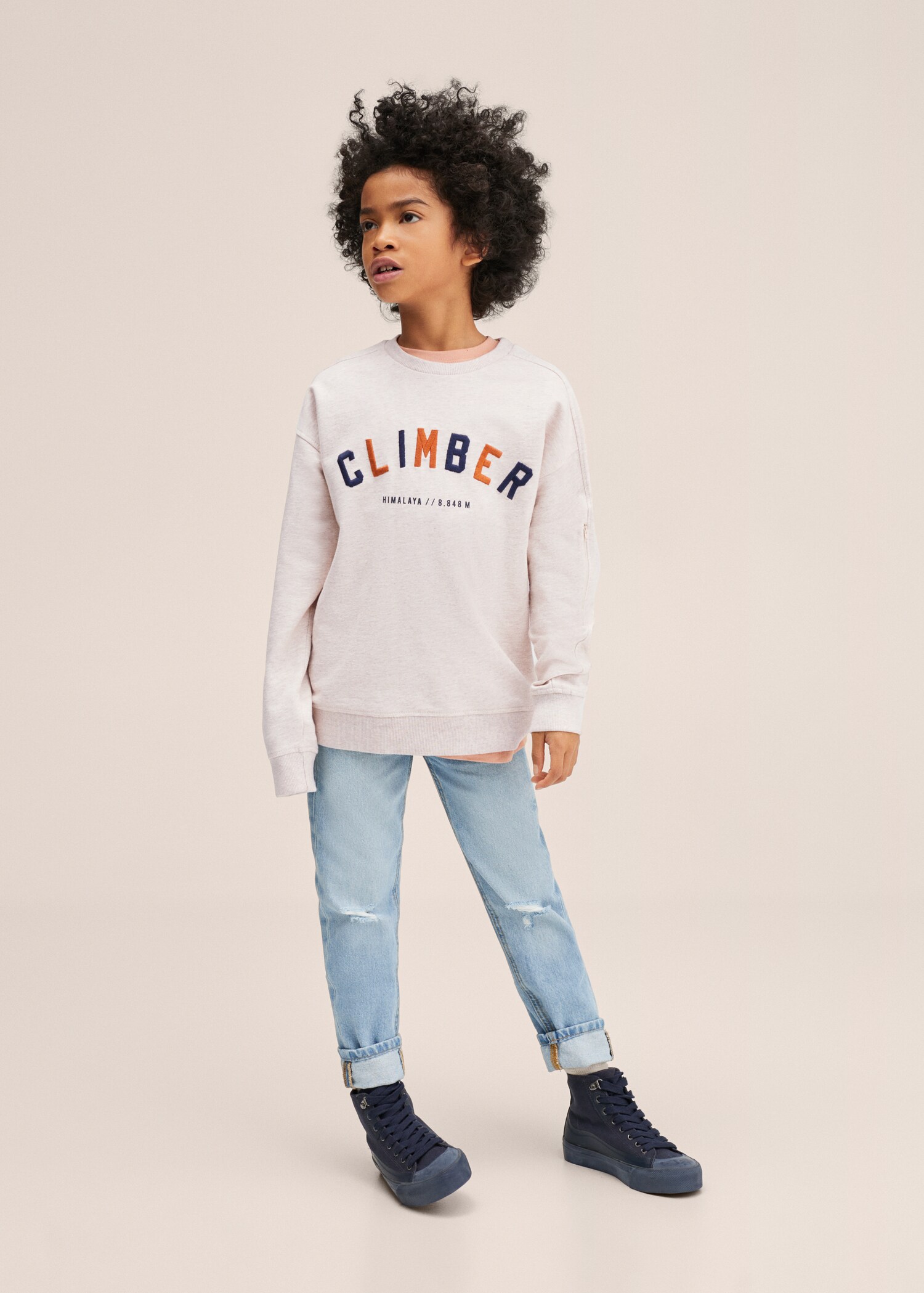 Sudadera mensaje bordado - Plano general