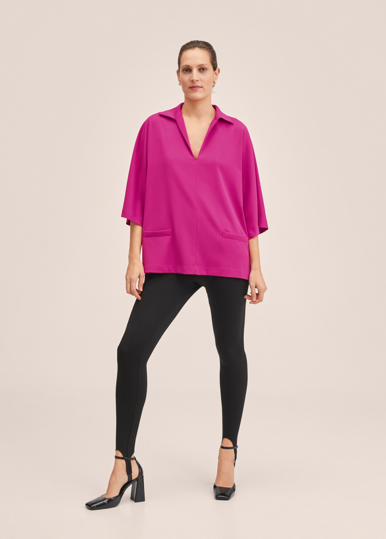 Blusa satinada oversize - Plano general
