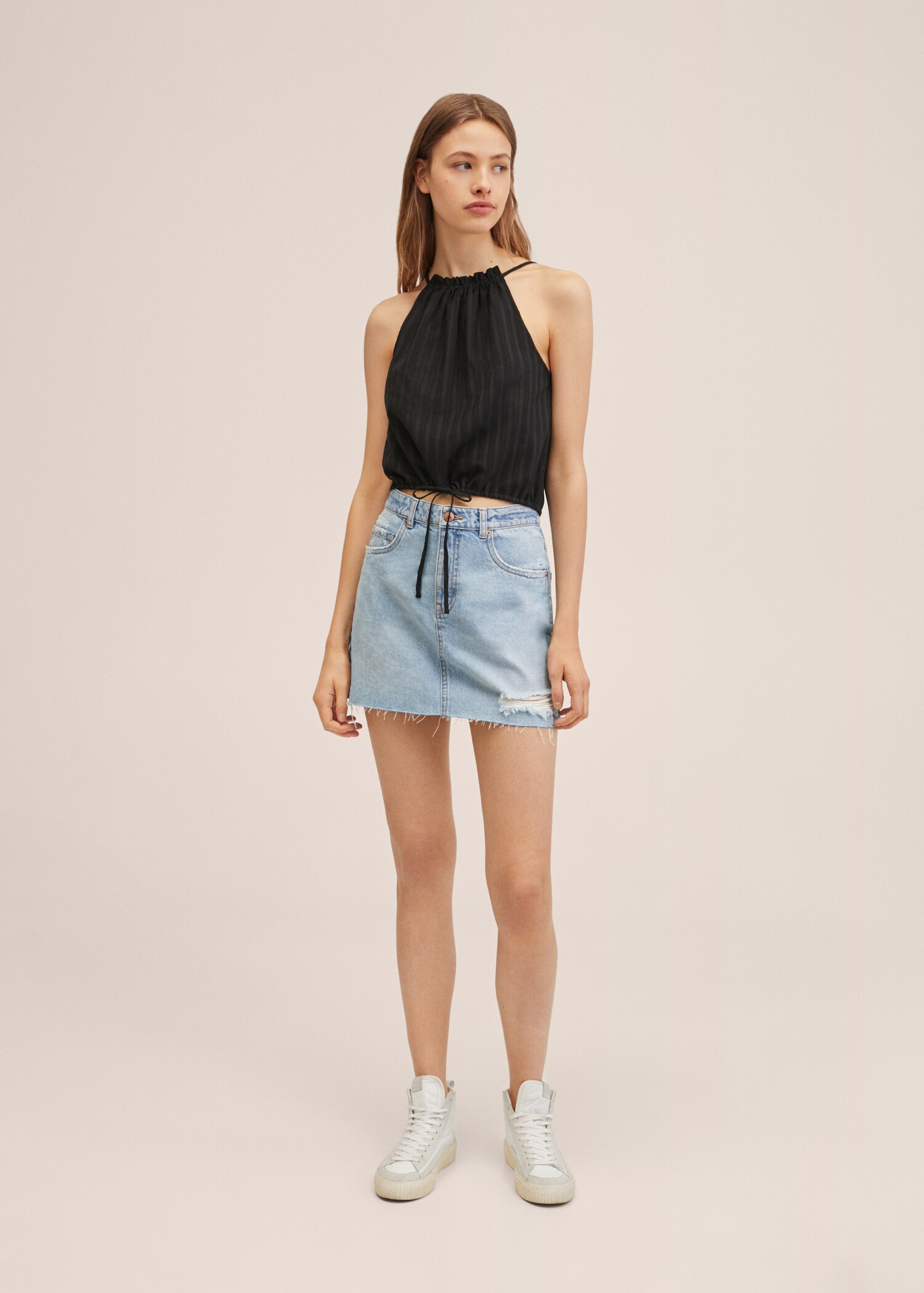 Textured halter top - General plane