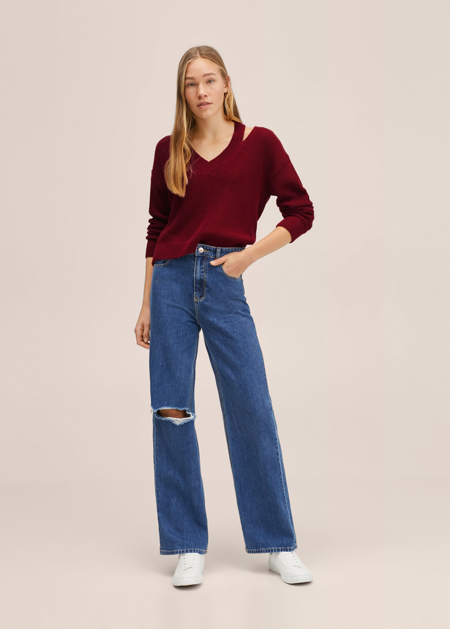 Cut-out knitted sweater - General plane