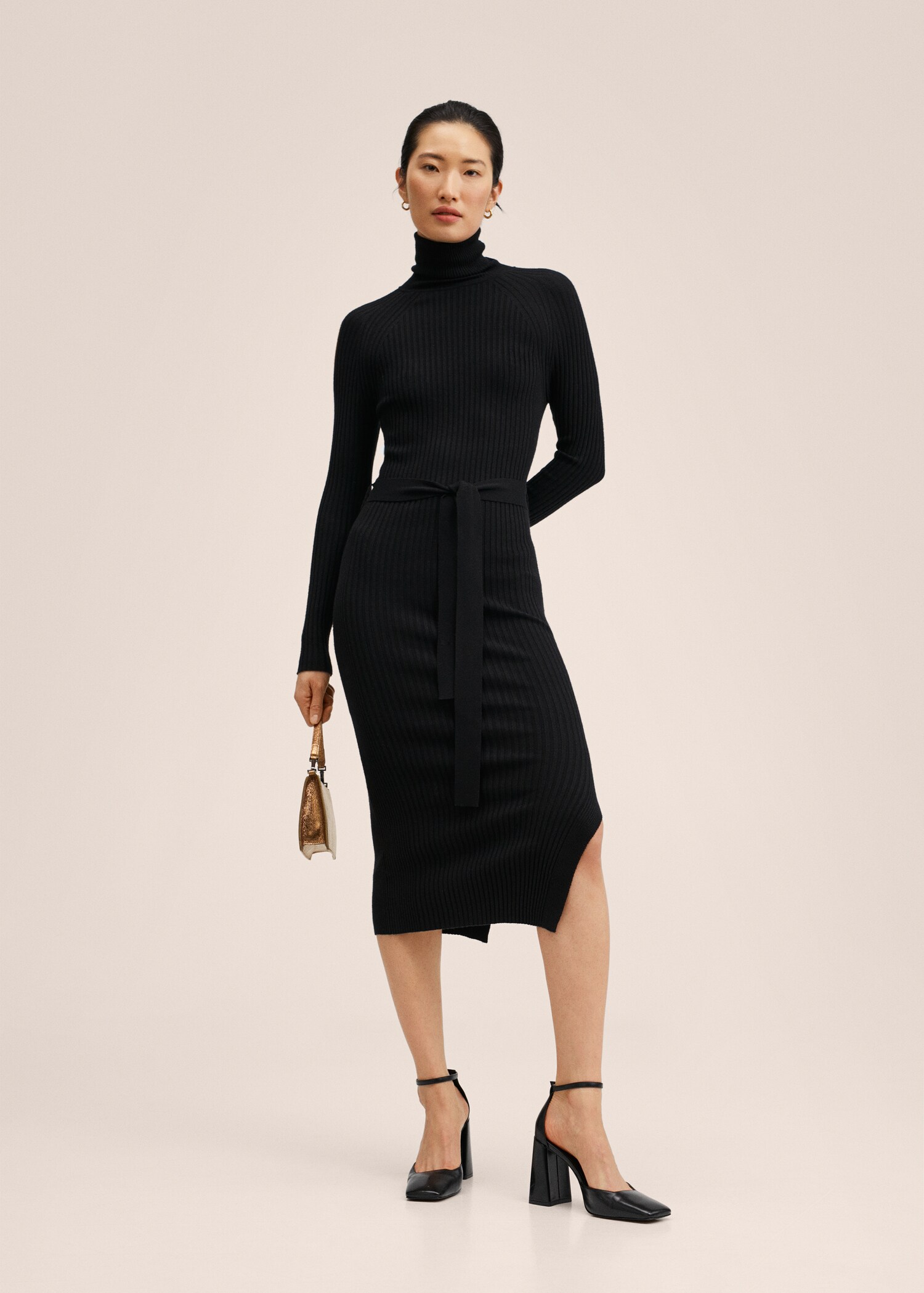 Knitted turtleneck dress - General plane