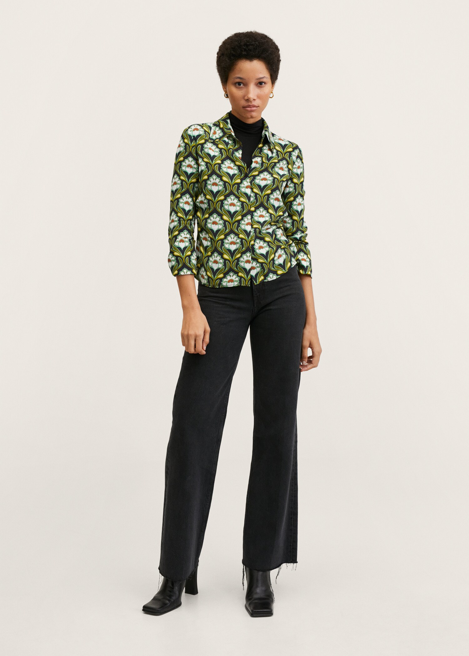 Blusa entallada estampada - Plano general