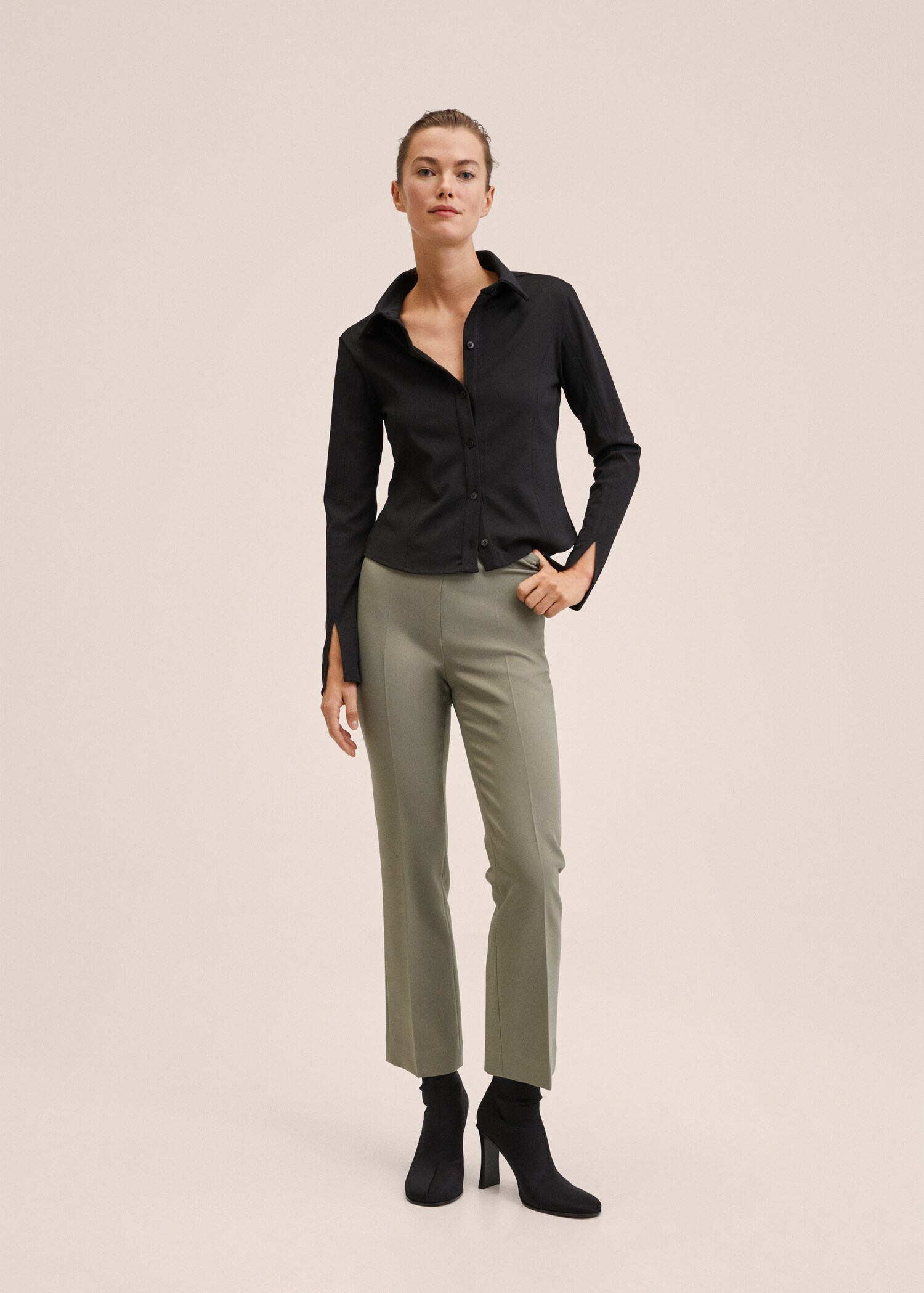 Pantalón flare crop - Plano general