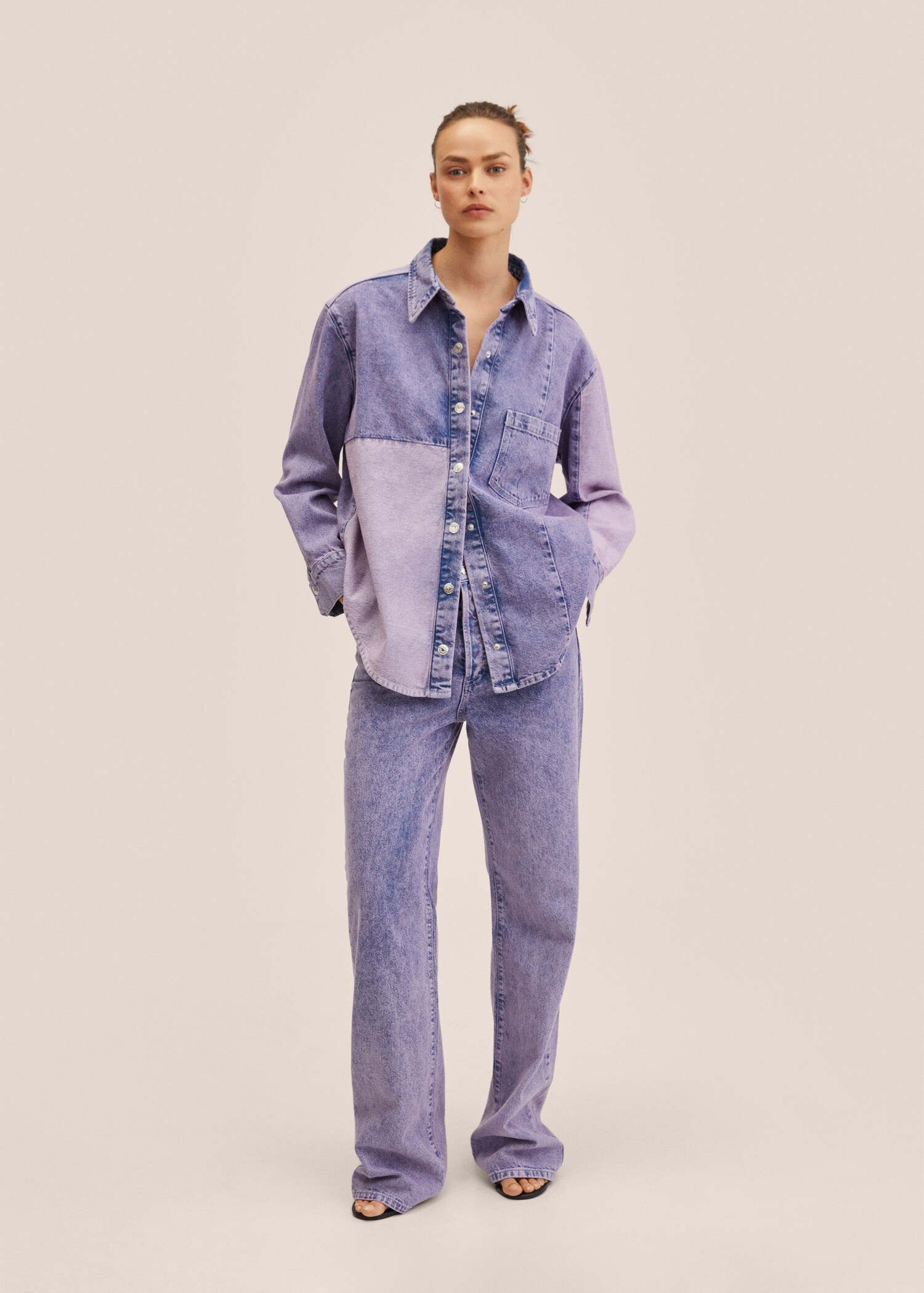 Sobrecamisa vaquera oversize - Plano general