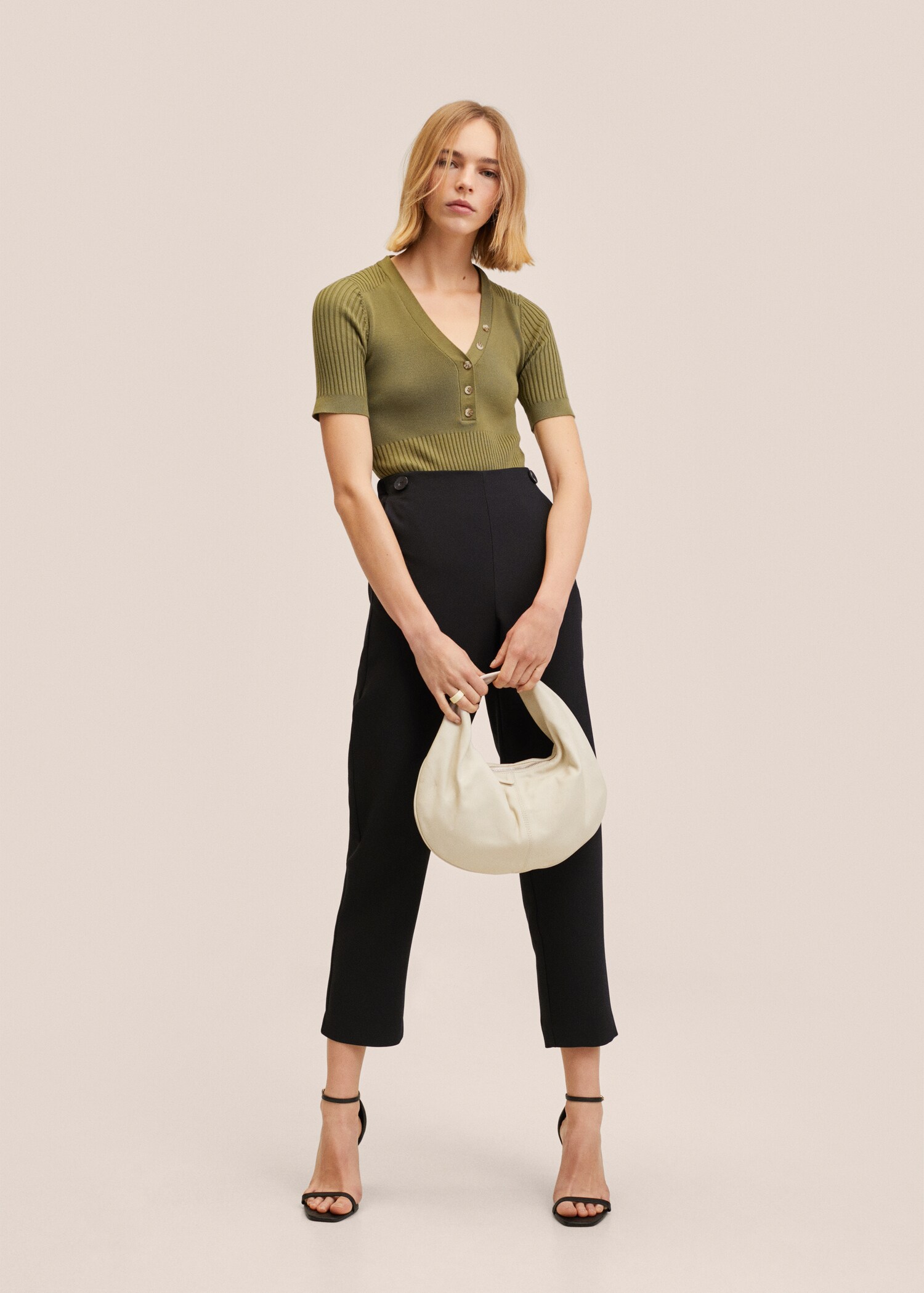Crop-Hose mit Knöpfen - Allgemeine Ansicht