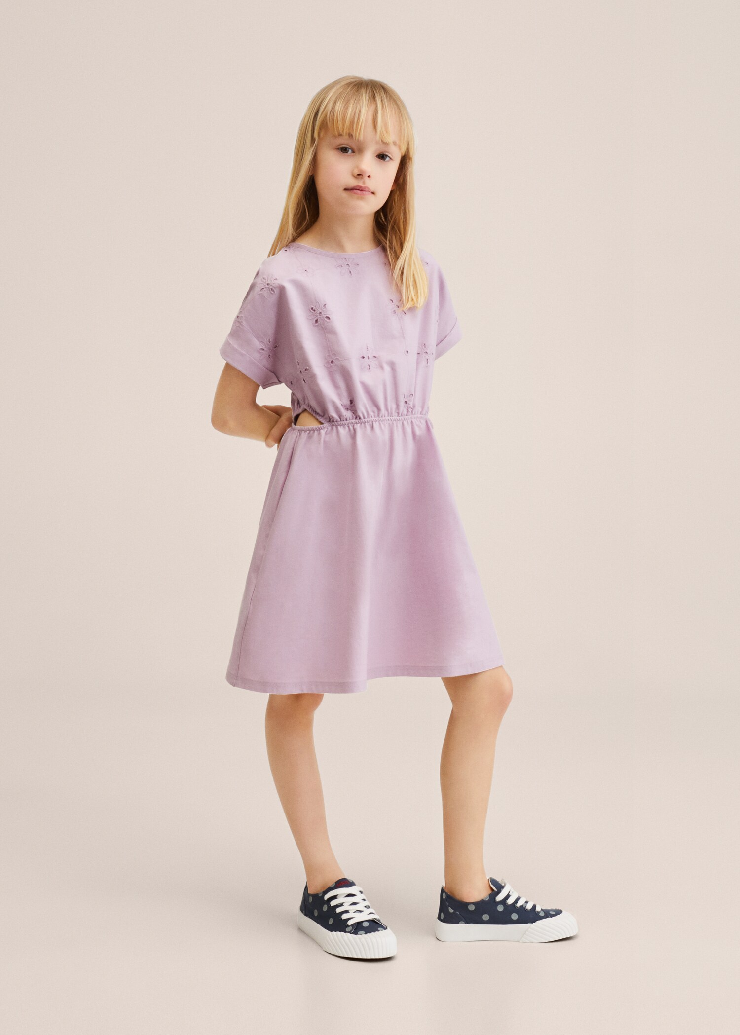 Embroidered dress with side slits - General plane