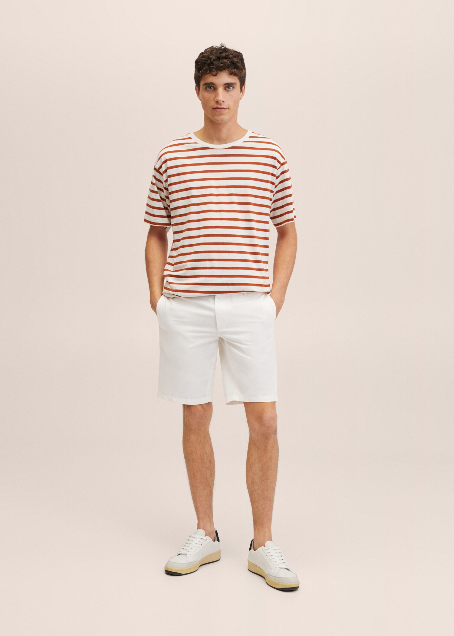 Bermudashorts i chinostil i bomull, slim-fit - Total bildeutsnitt