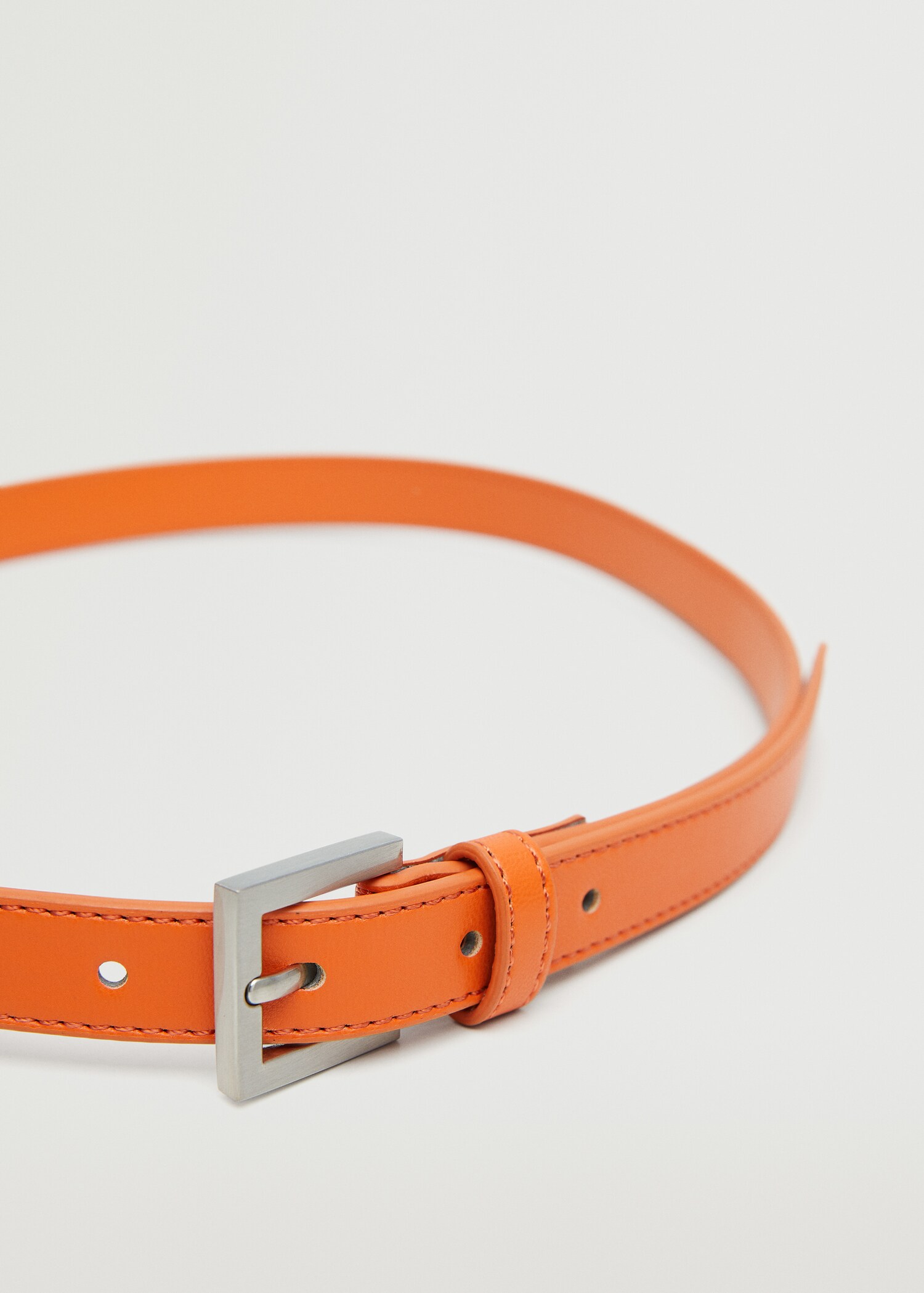 Ceinture boucle métallique - Plan moyen