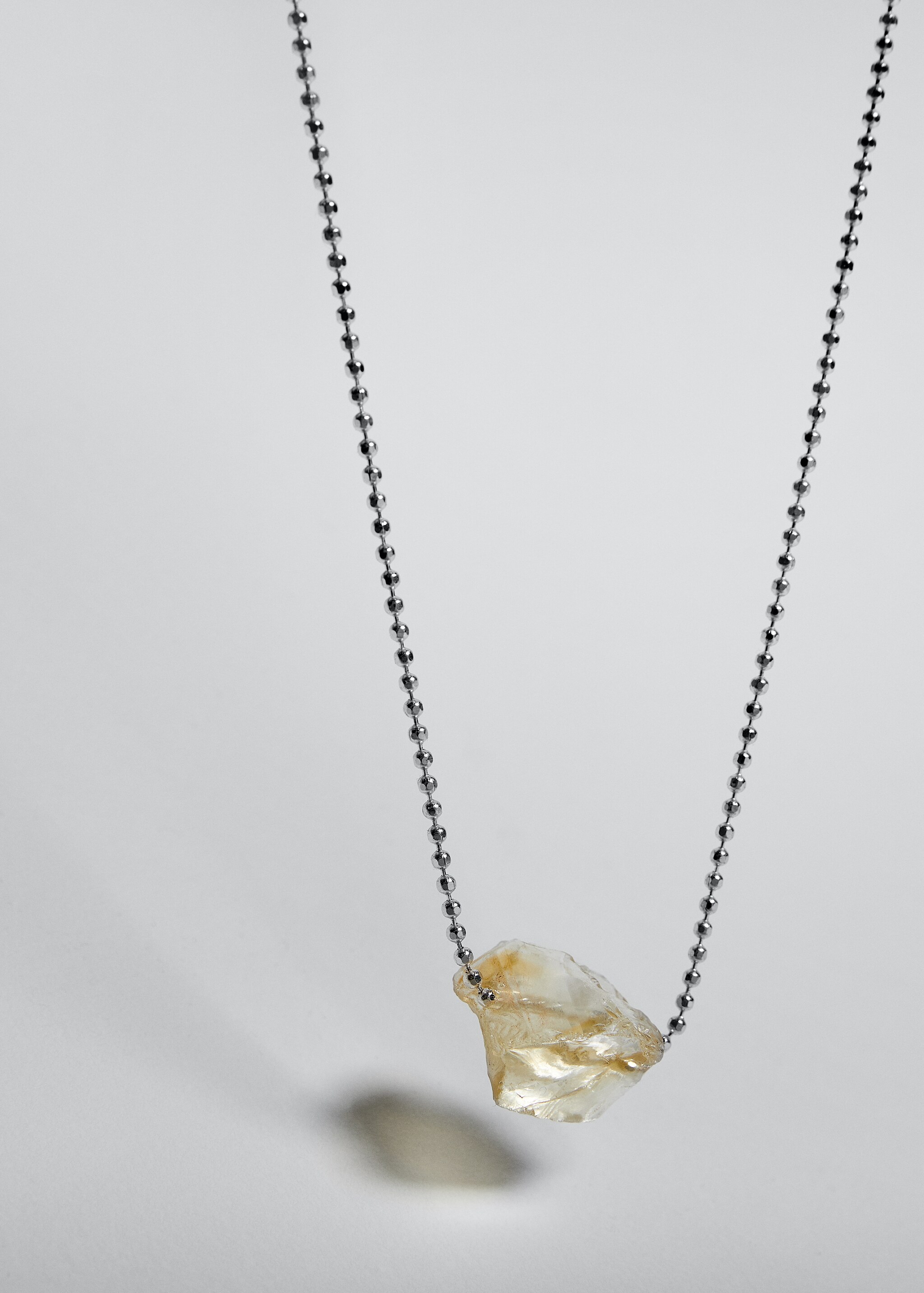 Stone pendant necklace - Details of the article 2