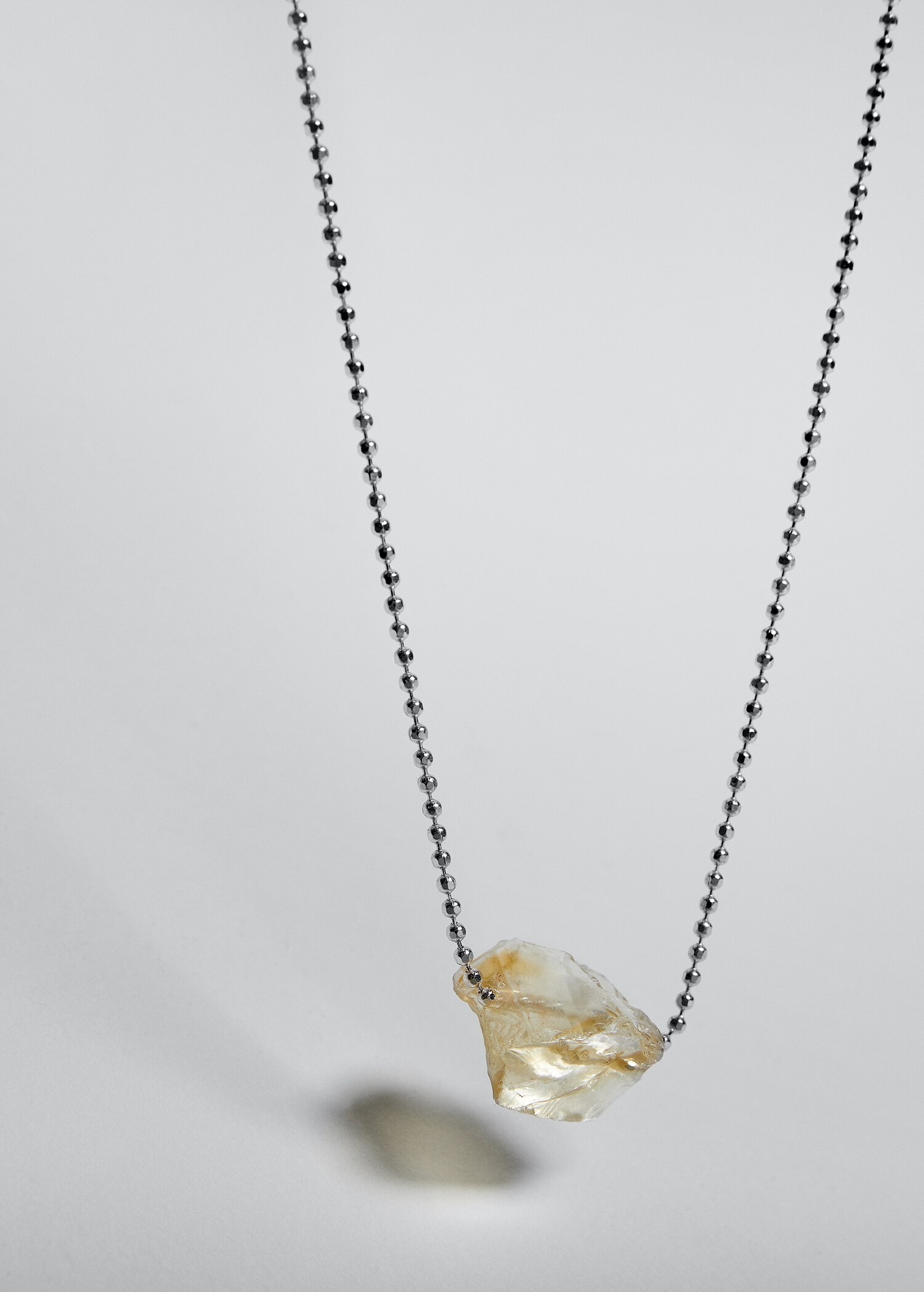 Collier avec pendentif pierre - Détail de l'article 2