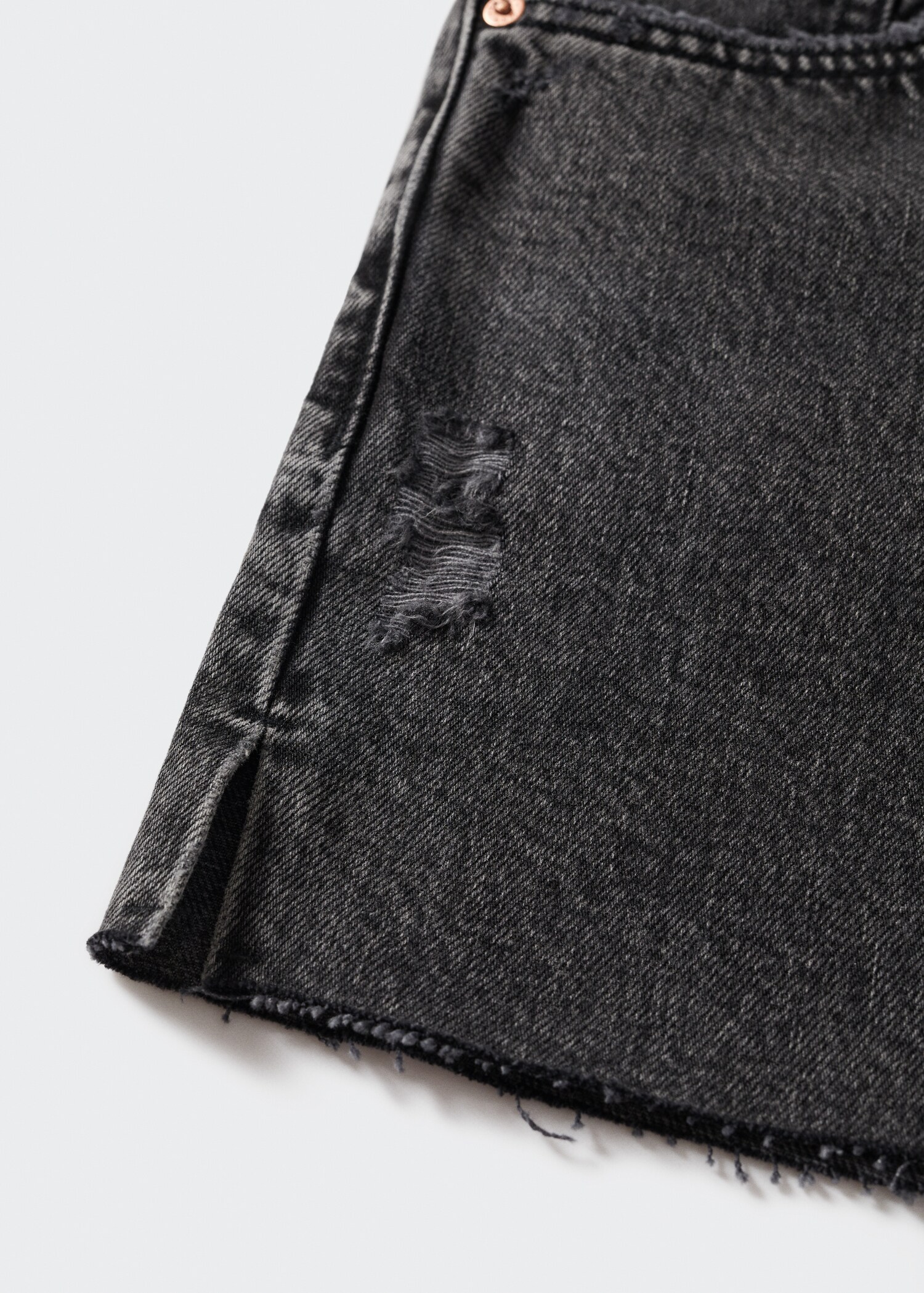 Relaxed-fit denim short - Details of the article 8