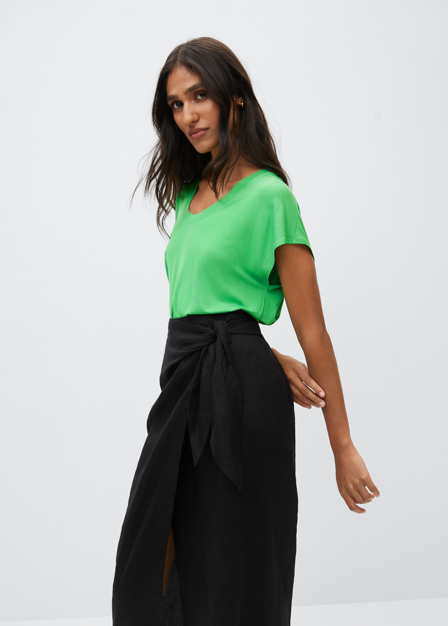 Rounded neck t-shirt - Medium plane