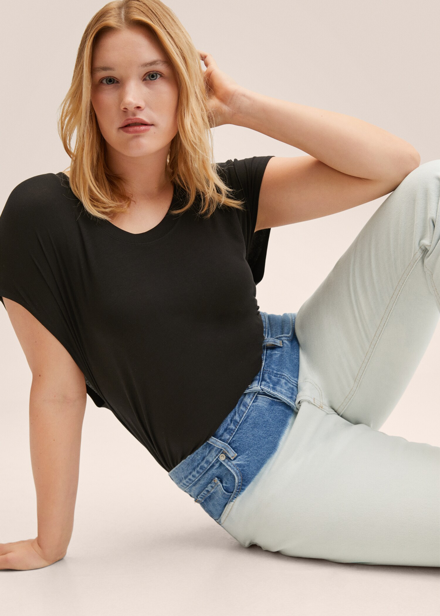 T-Shirt mit Rundhalsausschnitt - Detail des Artikels 5