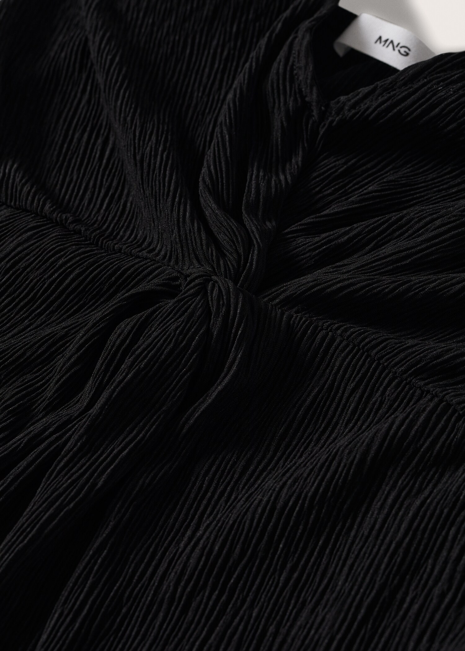 Texturierter Jumpsuit mit Knoten - Detail des Artikels 8
