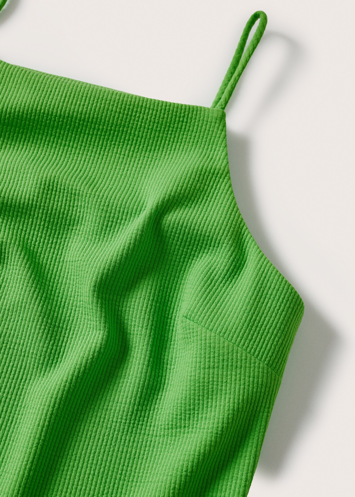 Tailliertes Kleid mit Rippmuster - Detail des Artikels 8