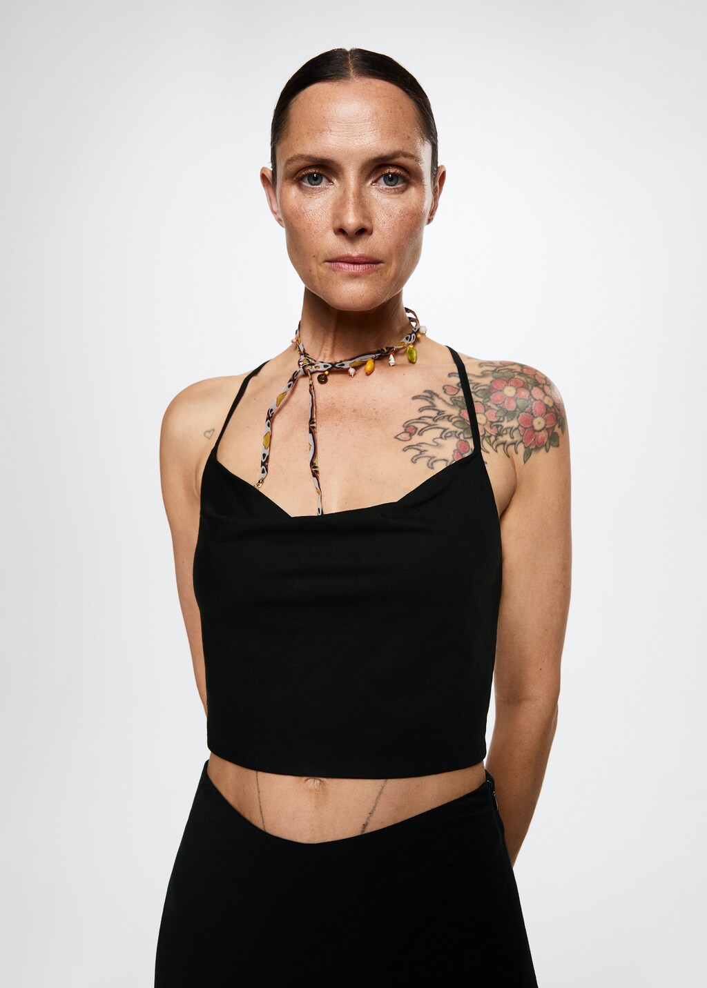 Top scollati sulla schiena hotsell