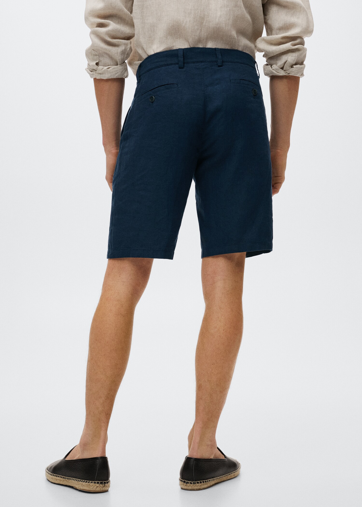 100% linen shorts - Reverse of the article