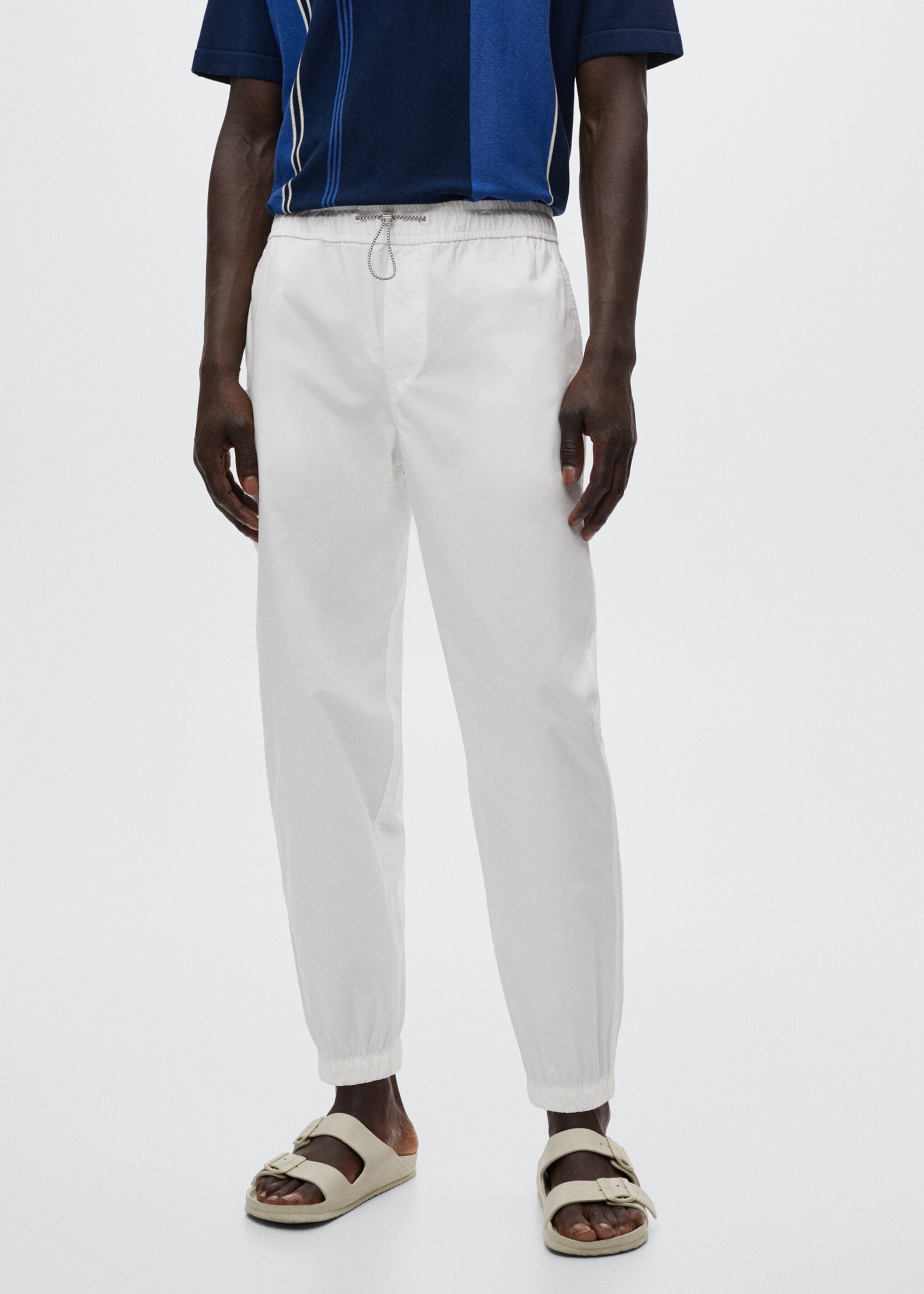 Pantalón jogger algodón - Plano medio