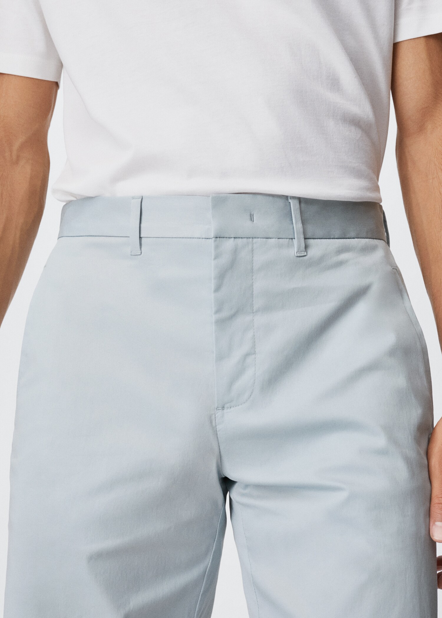 Slim-fit chino cotton bermuda shorts - Details of the article 1