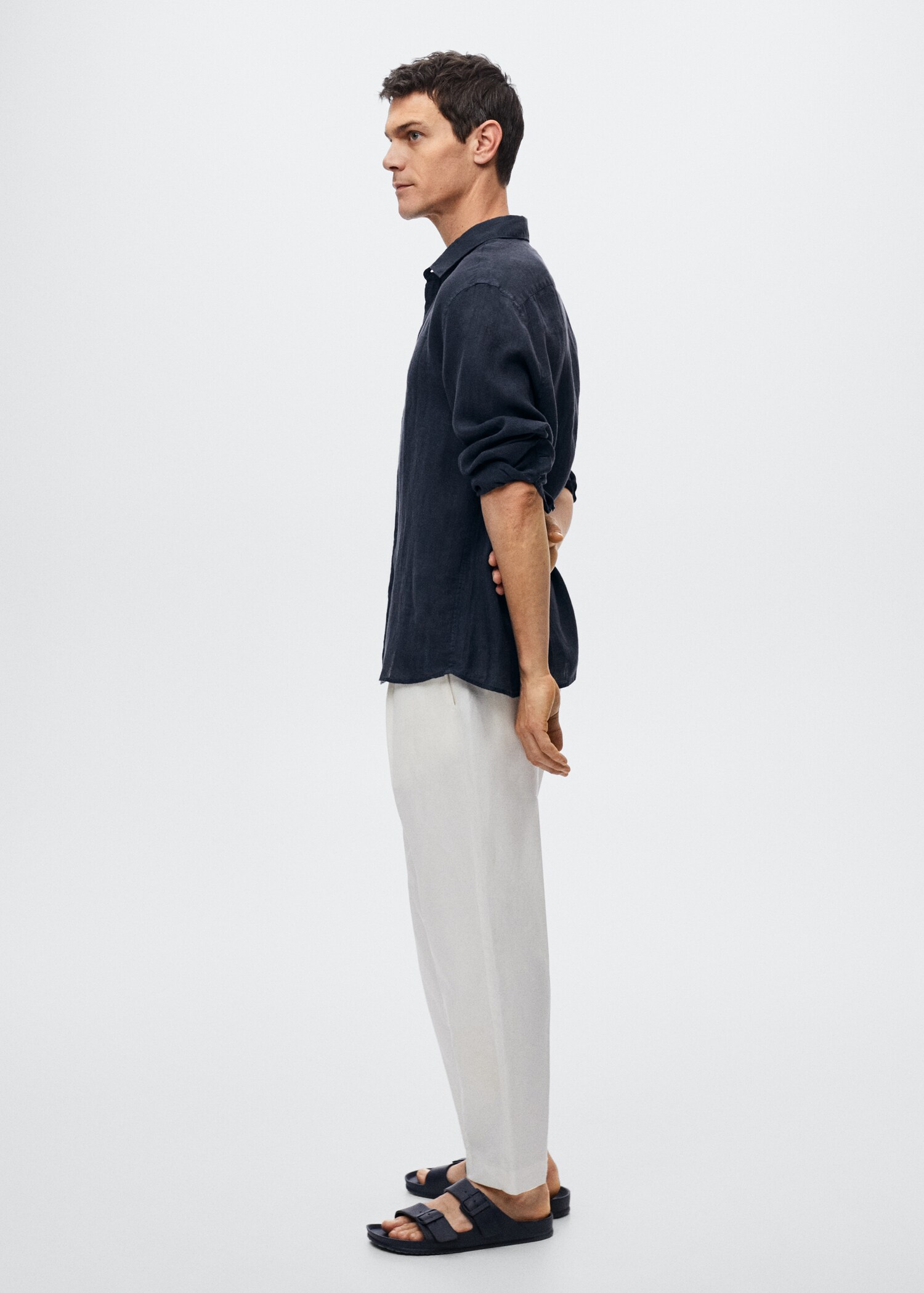 Regular-fit 100% linen shirt - Details of the article 3