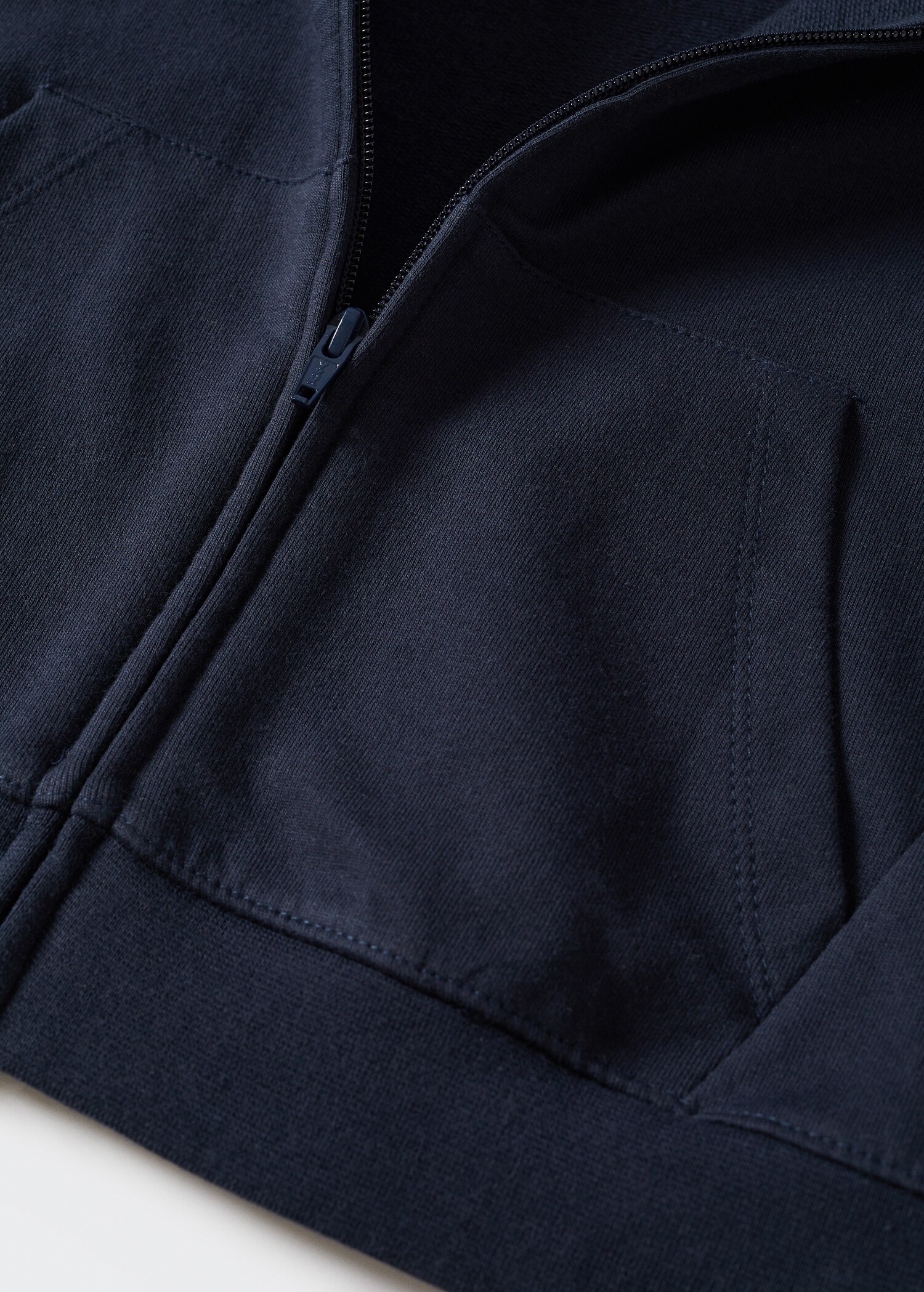 Sweat-shirt zippé à capuche - Détail de l'article 8