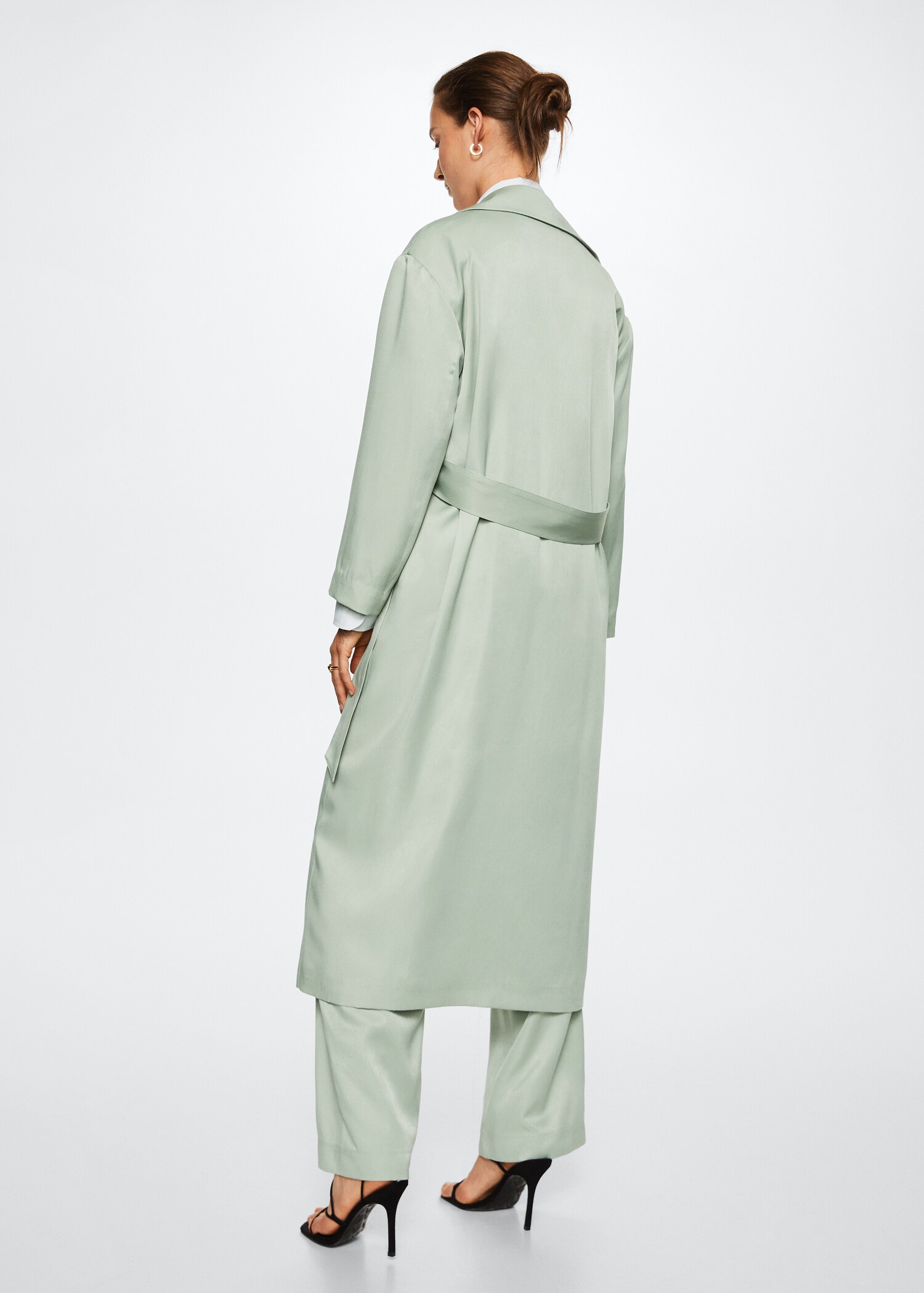 Fluid trench with belt - Reverse of the article