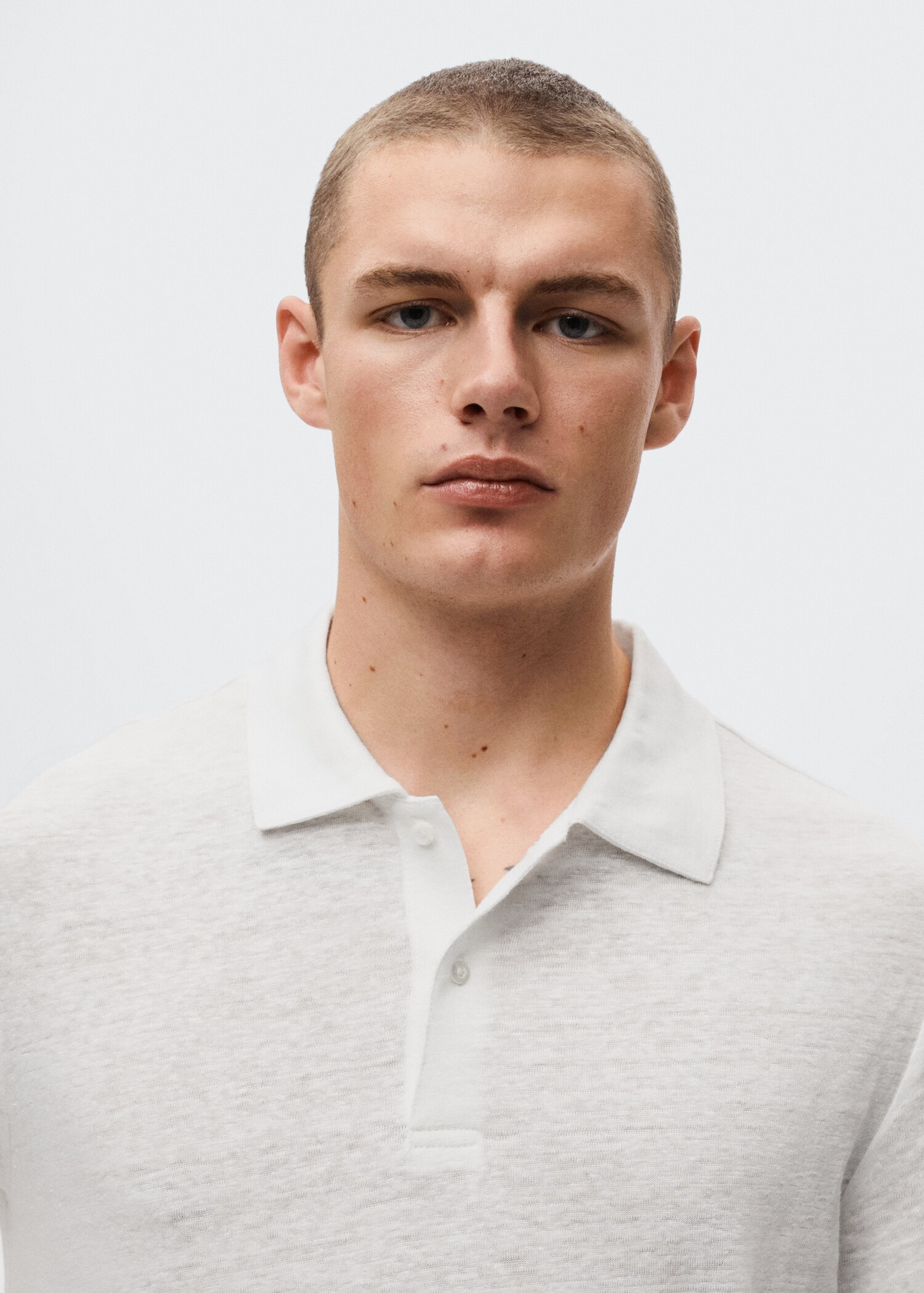 100% linen polo shirt - Details of the article 1