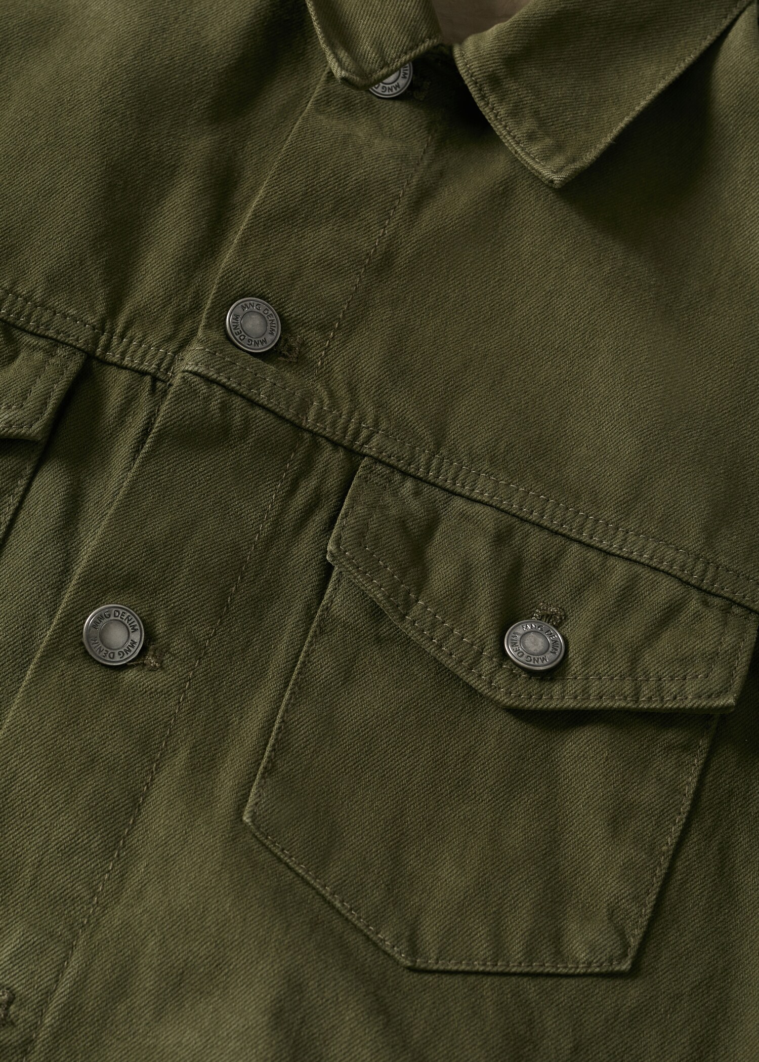Pocketed denim jacket - Details of the article 7