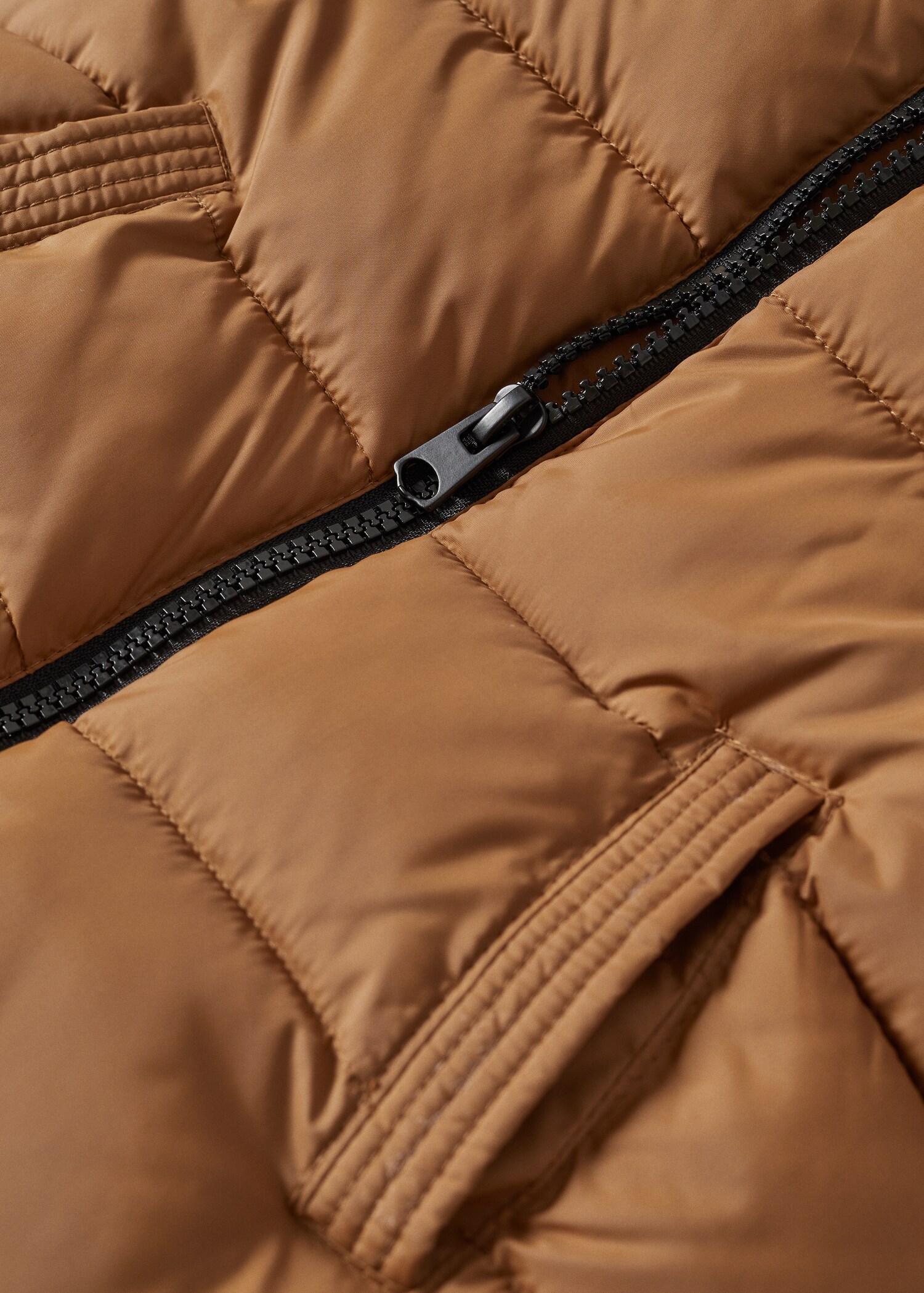 Hood quilted coat - Details of the article 9