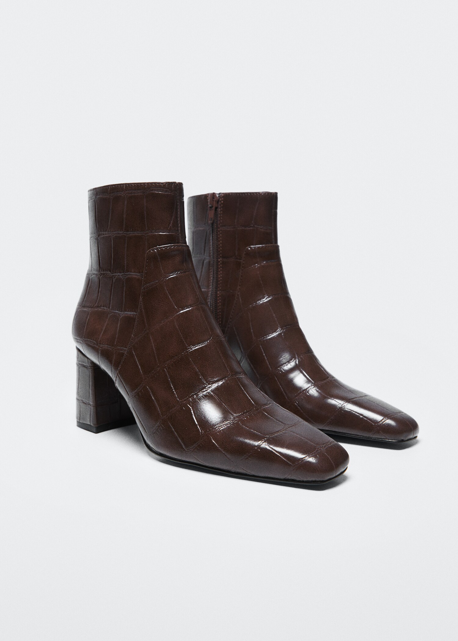 Absatzstiefelette mit Spitze - Mittlere Ansicht
