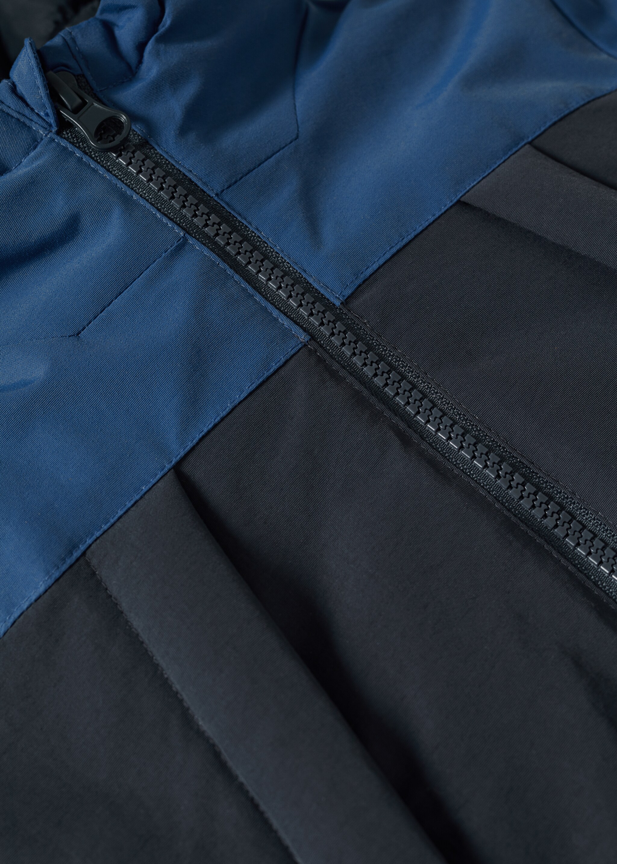 Bicolour quilted anorak - Details of the article 9