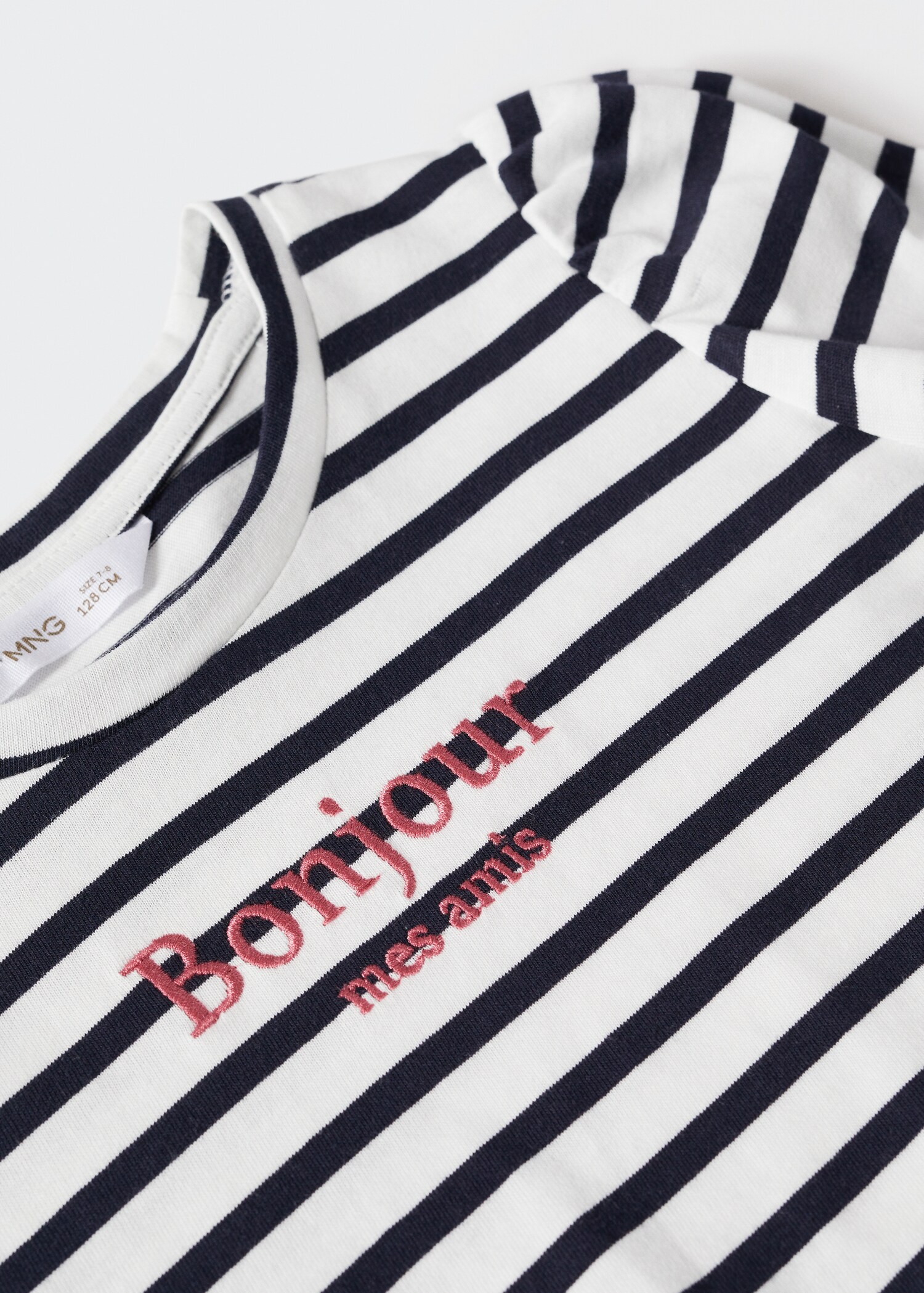 Long-sleeved t-shirt with message - Details of the article 8