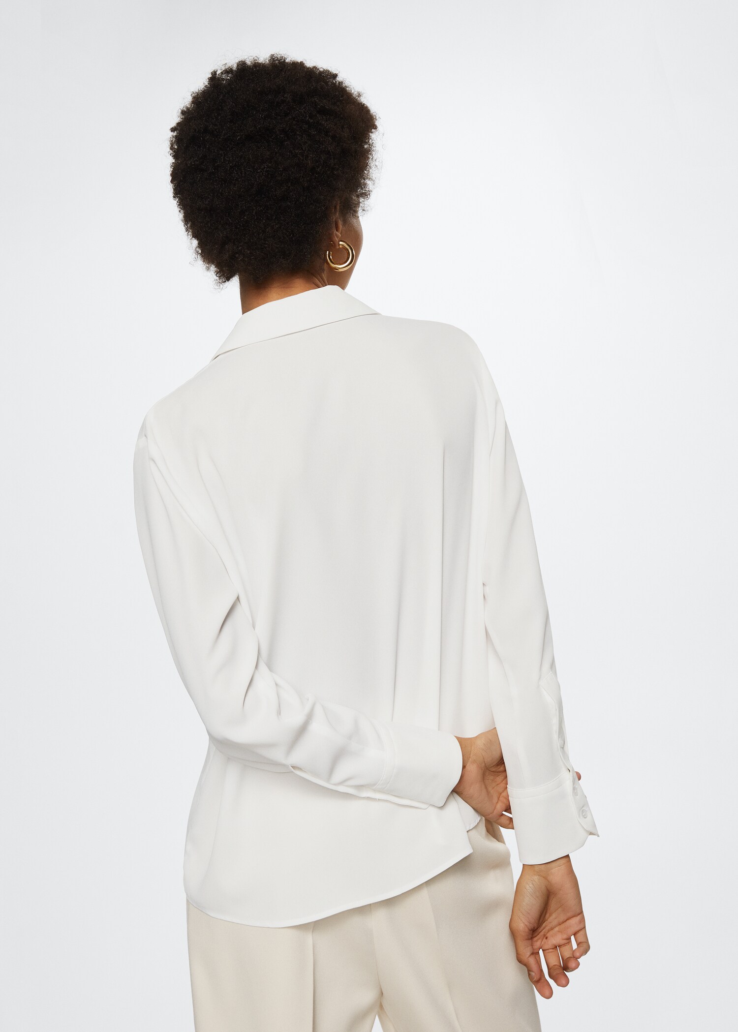 Buttoned flowy shirt - Reverse of the article