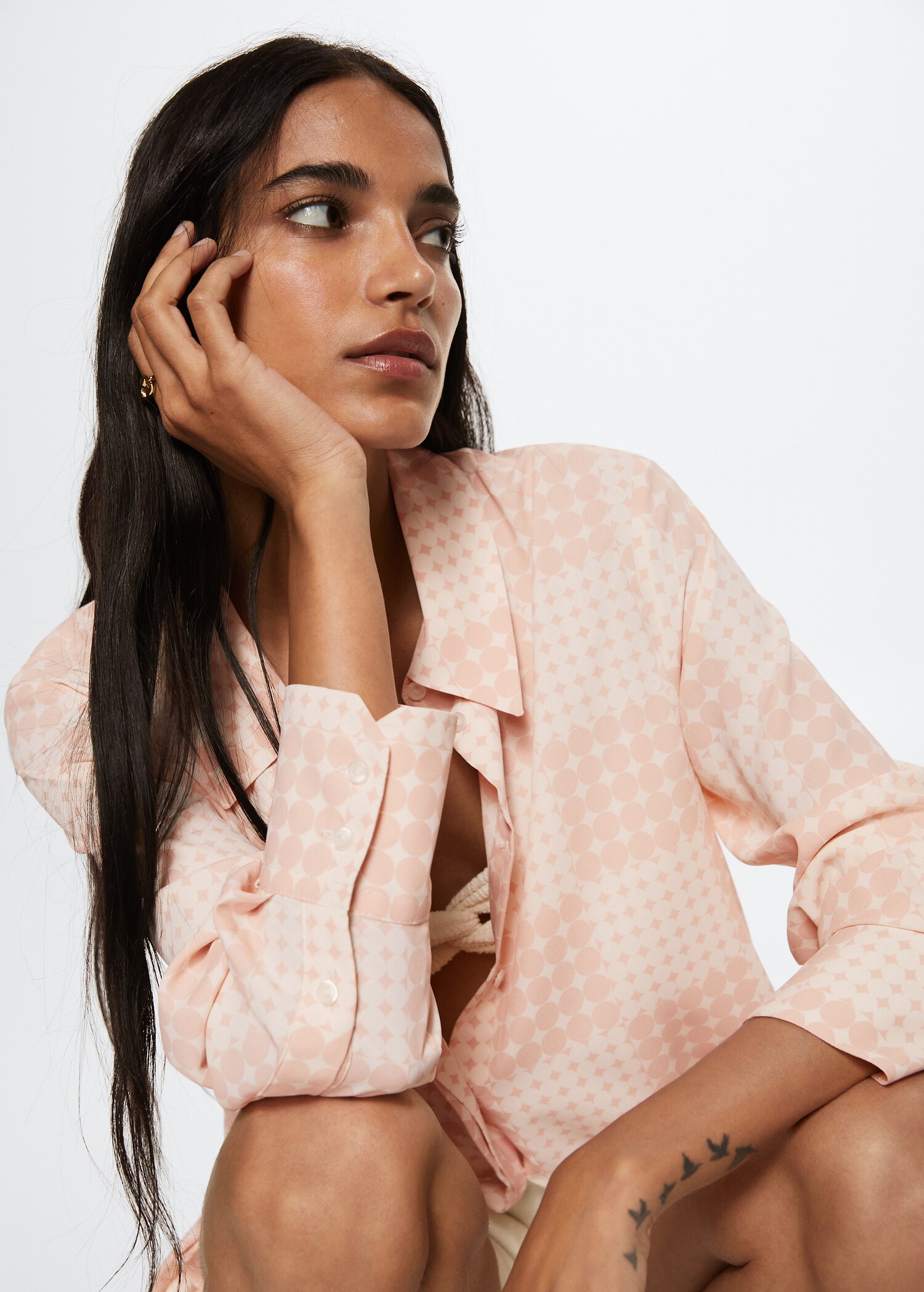 Buttoned flowy shirt - Details of the article 1