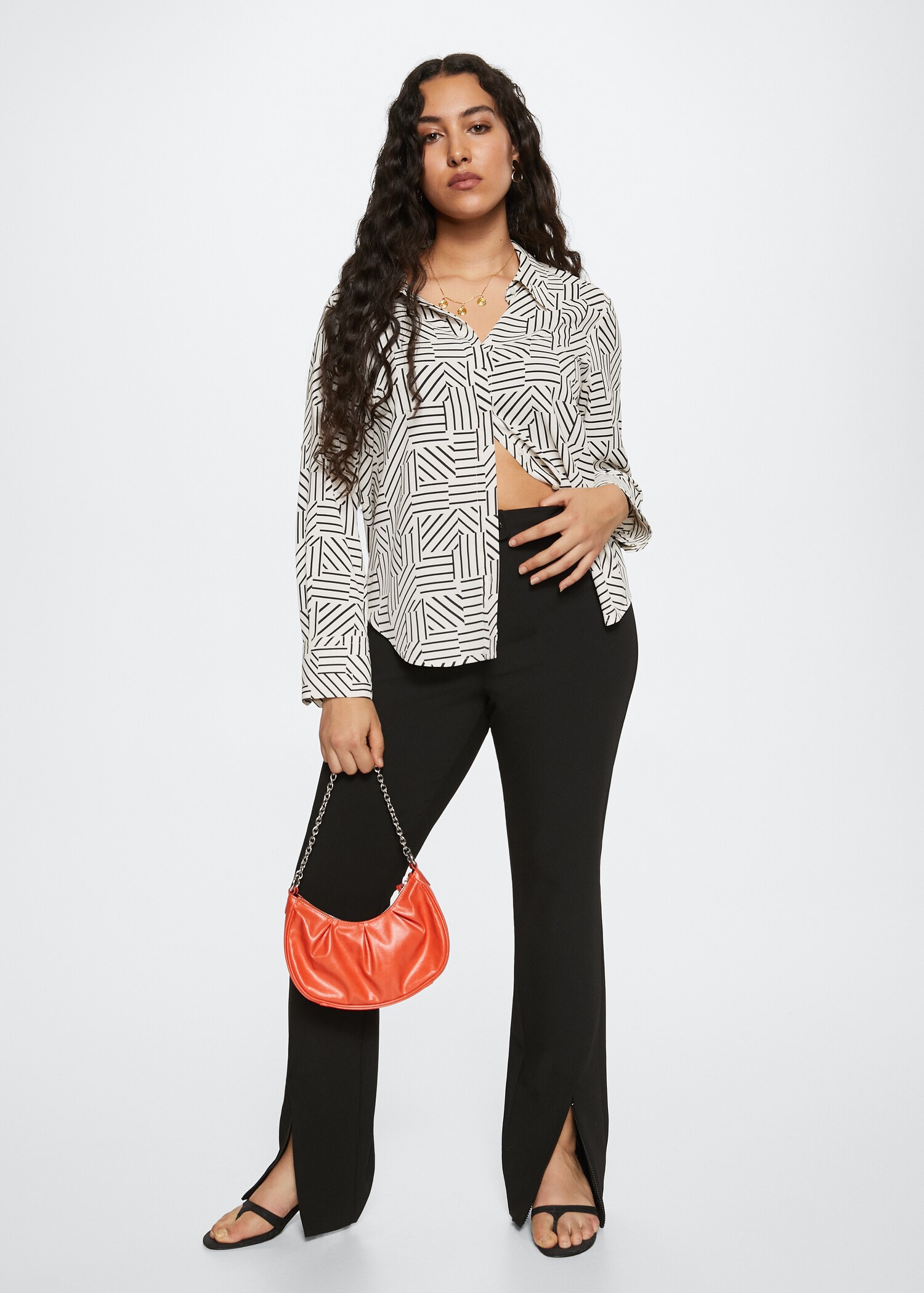 Buttoned flowy shirt - Details of the article 3