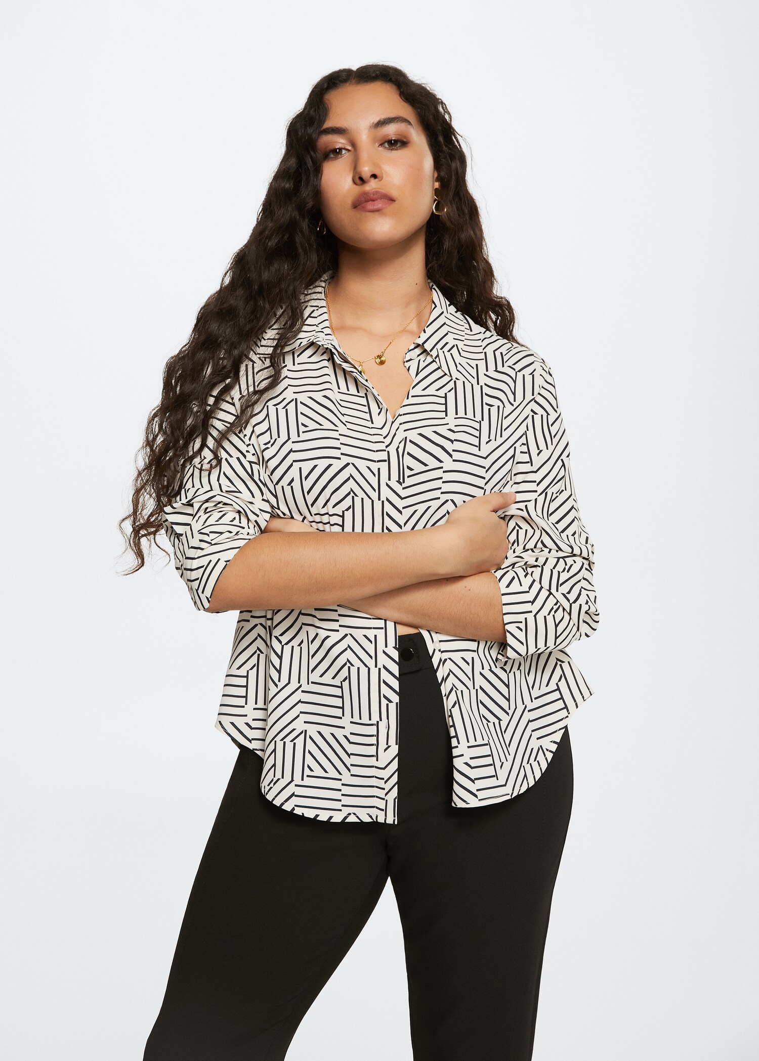 Buttoned flowy shirt - Details of the article 4