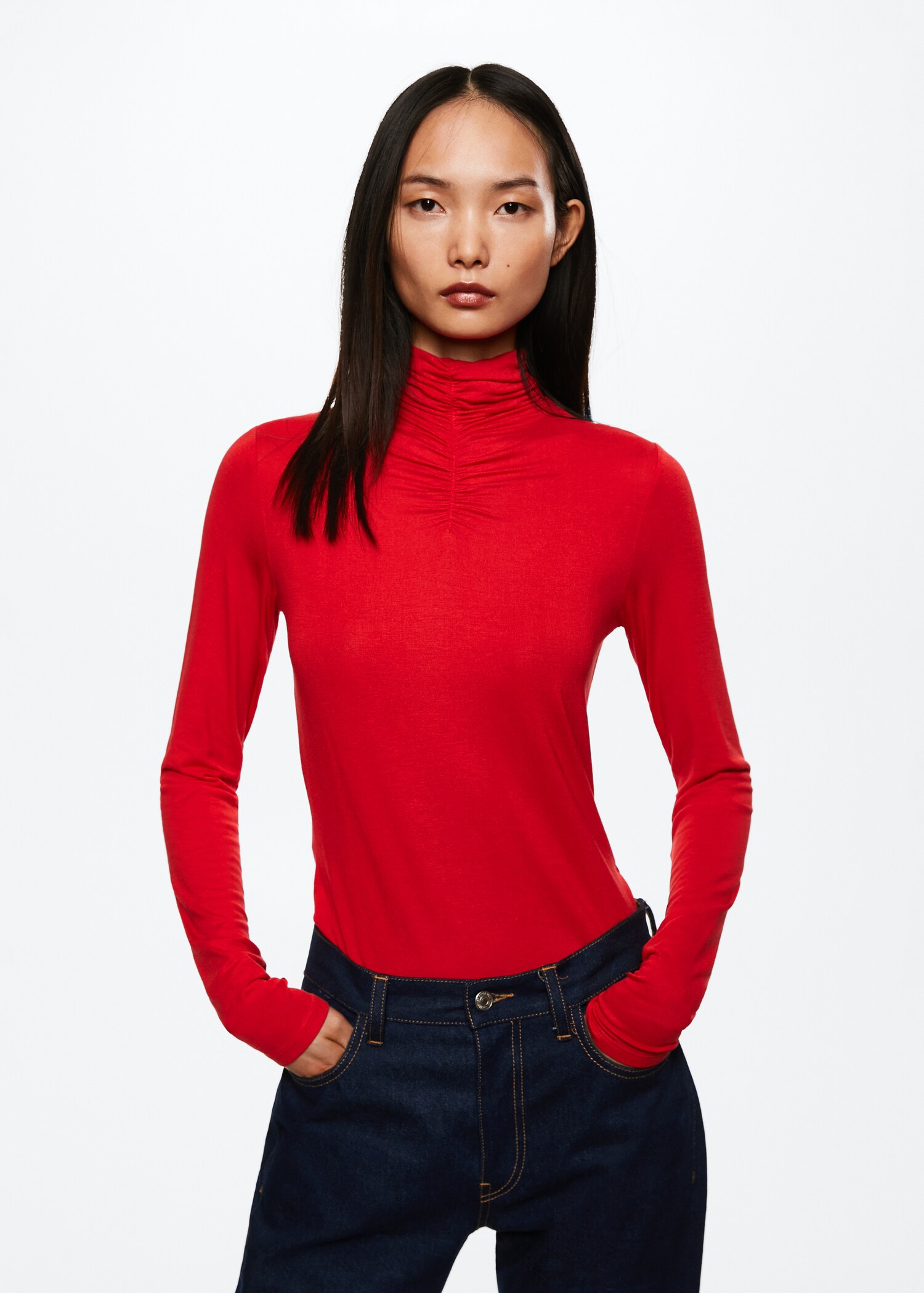 T-Shirt mit plissiertem Detail - Mittlere Ansicht