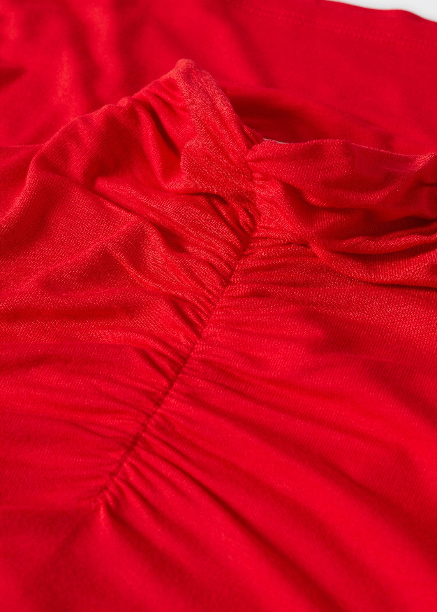 T-Shirt mit plissiertem Detail - Detail des Artikels 8