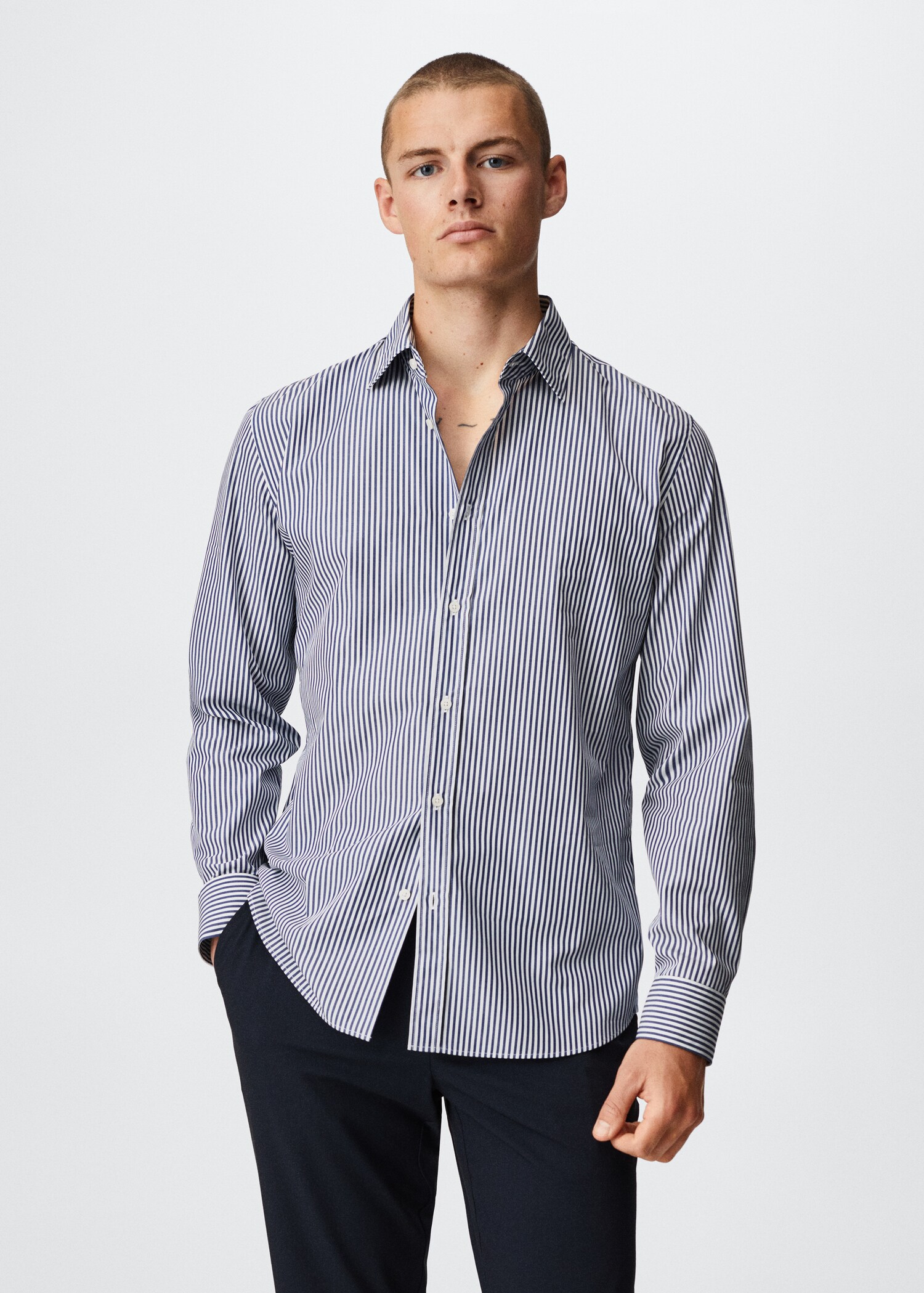 Prugasta slim fit košulja - Prikaz srednjeg dijela