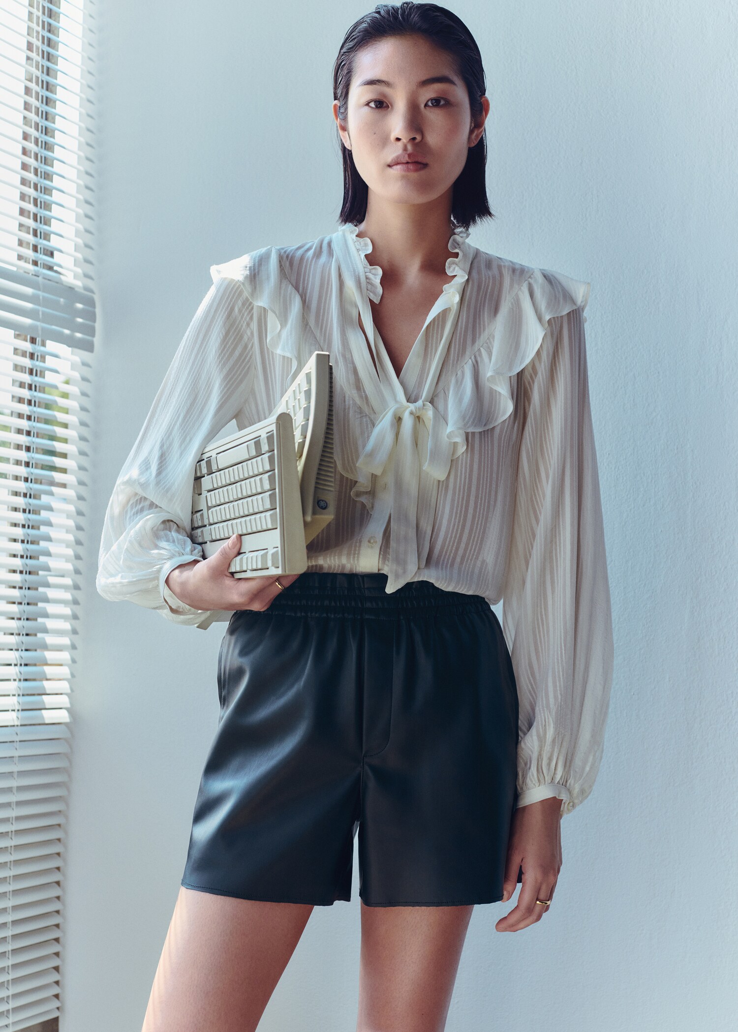 Lace flowy blouse - Details of the article 6