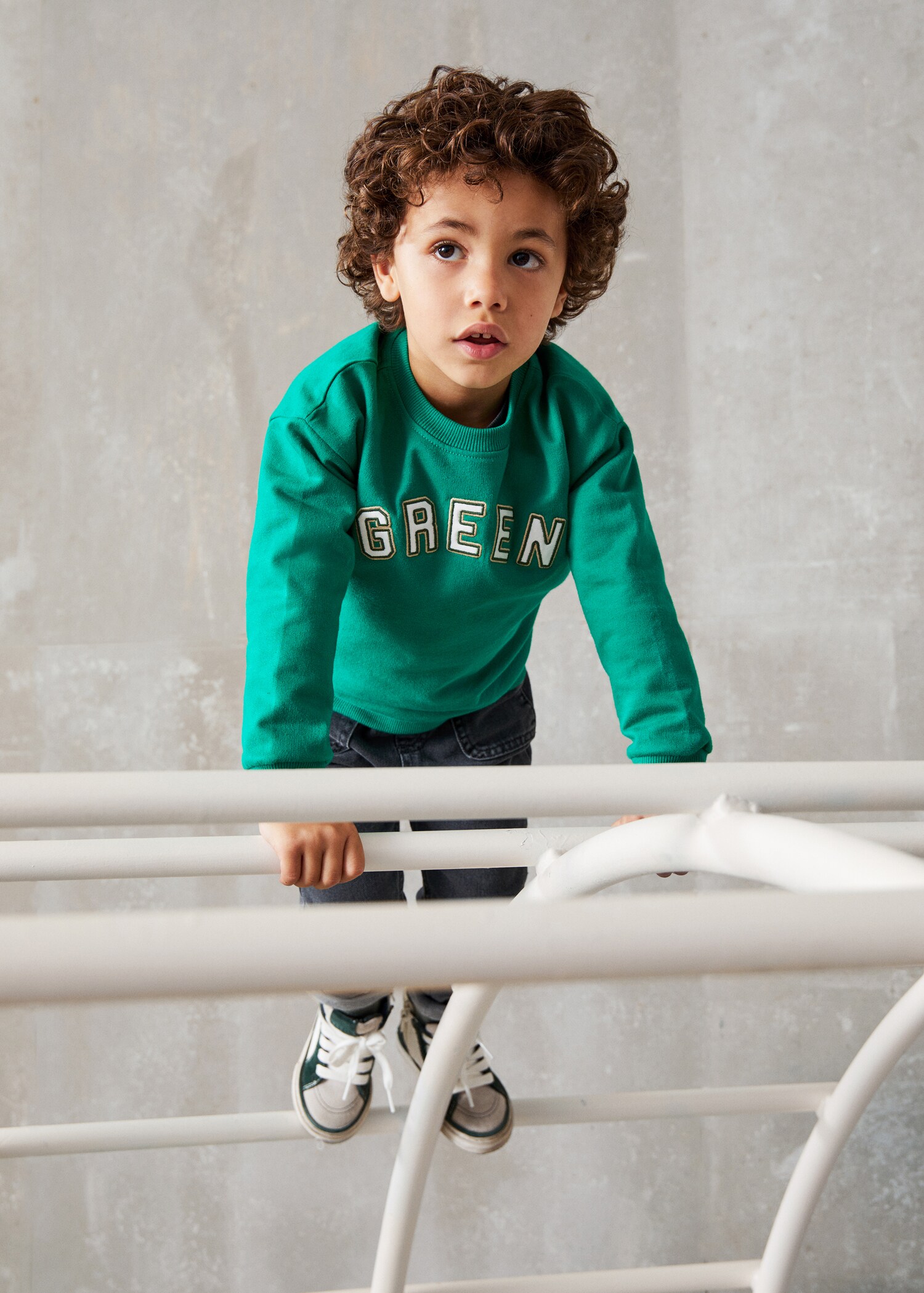 Embroidered message sweatshirt - Details of the article 5