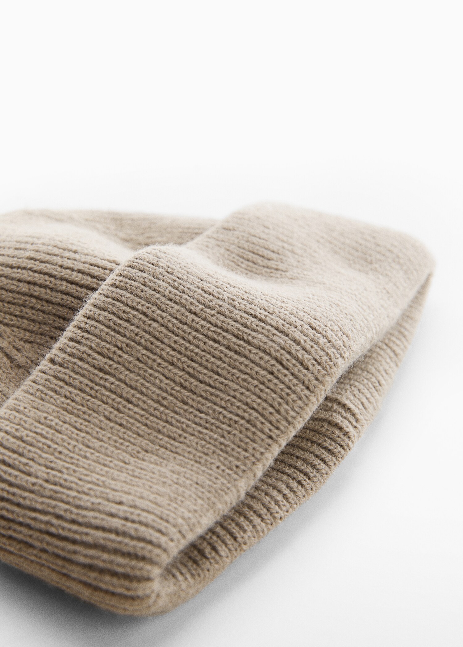 Short knitted hat - Details of the article 1