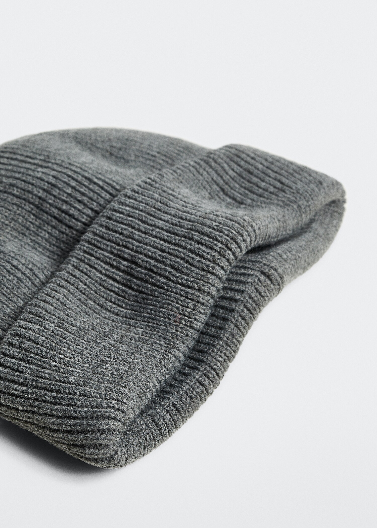 Short knitted hat - Medium plane