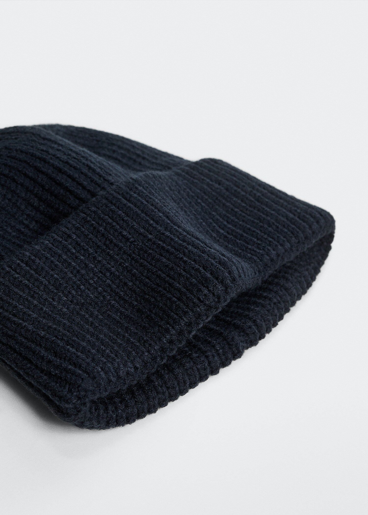 Short knitted hat - Medium plane