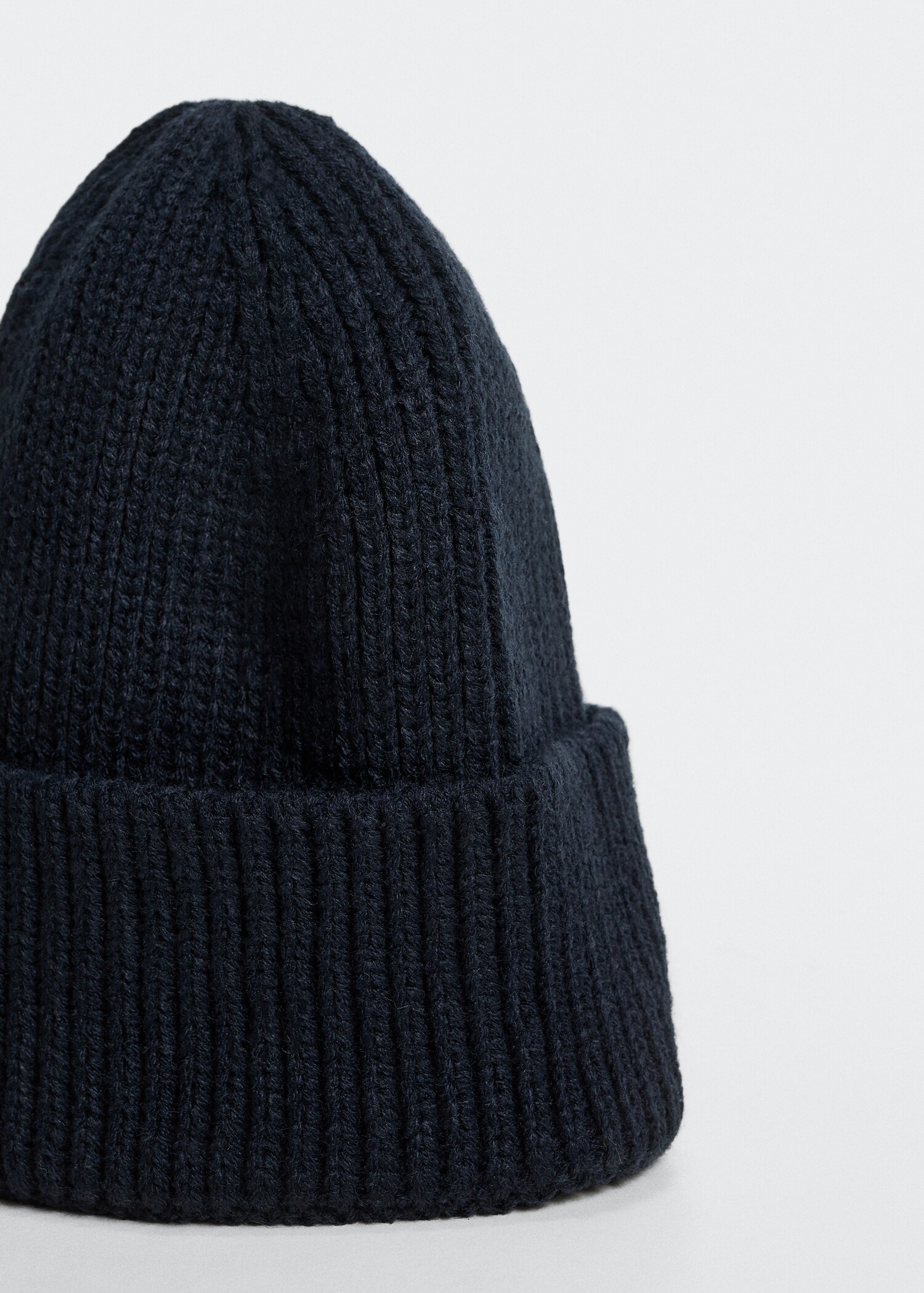 Short knitted hat - Details of the article 2